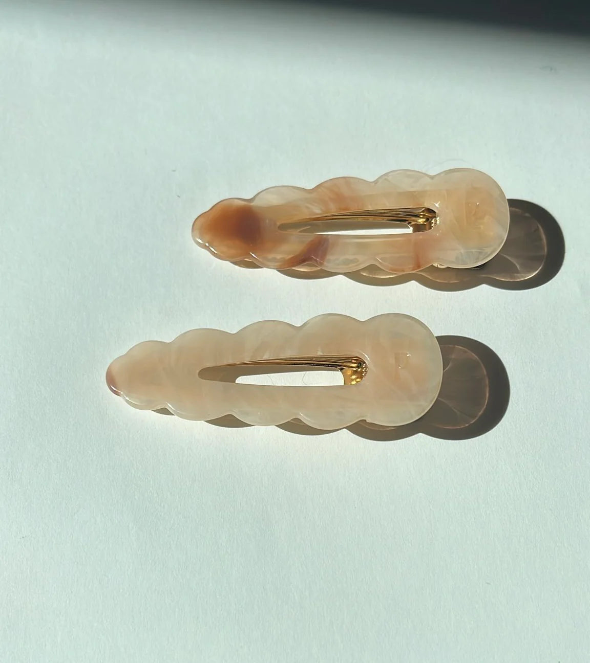 FERMAGLIO A PINZA FIRMATO PEIGNÉE - MONTMARTRE