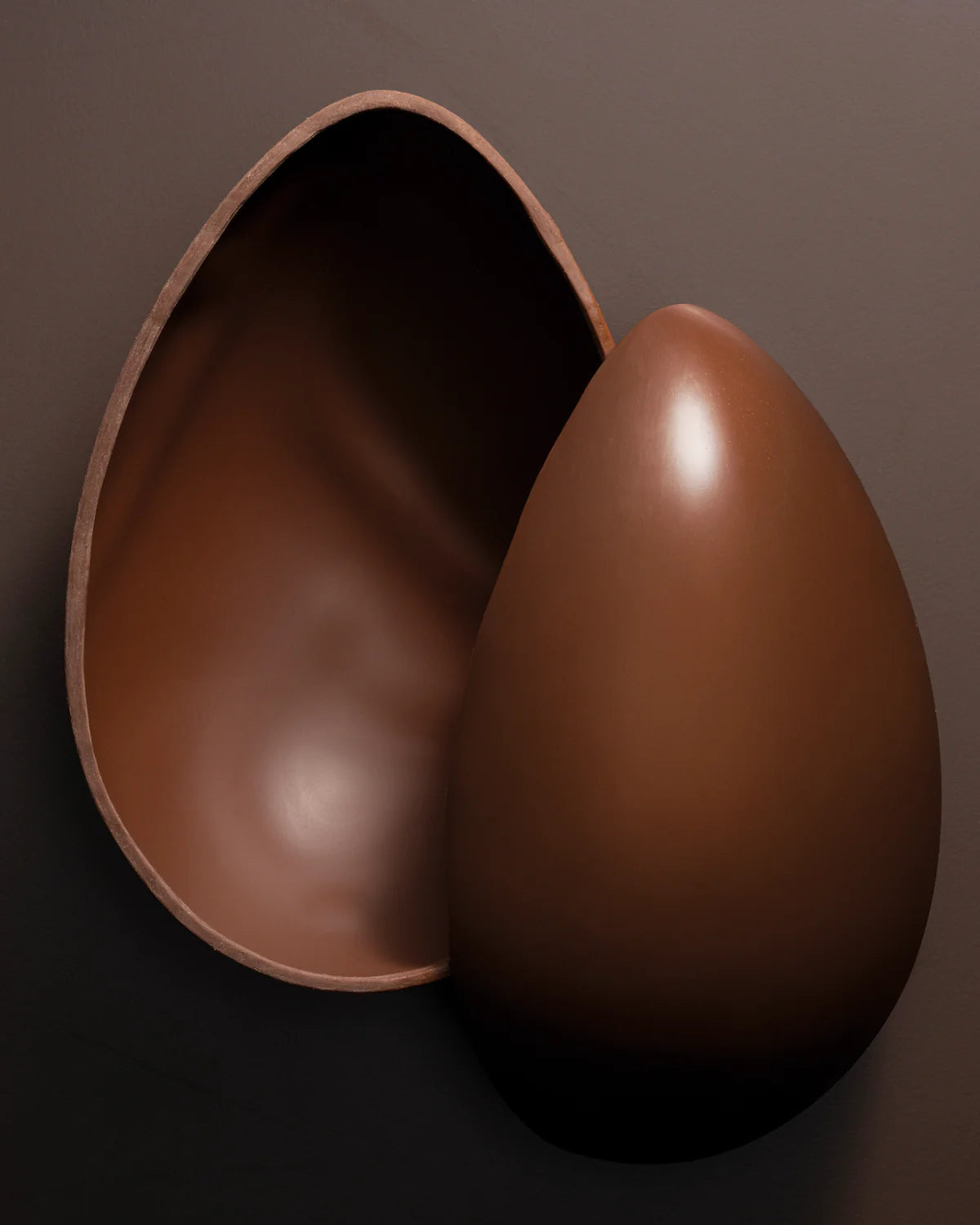 LEONE UOVO CIOCCOLATO AL LATTE 40% vegetariano 300gr con sorpresa