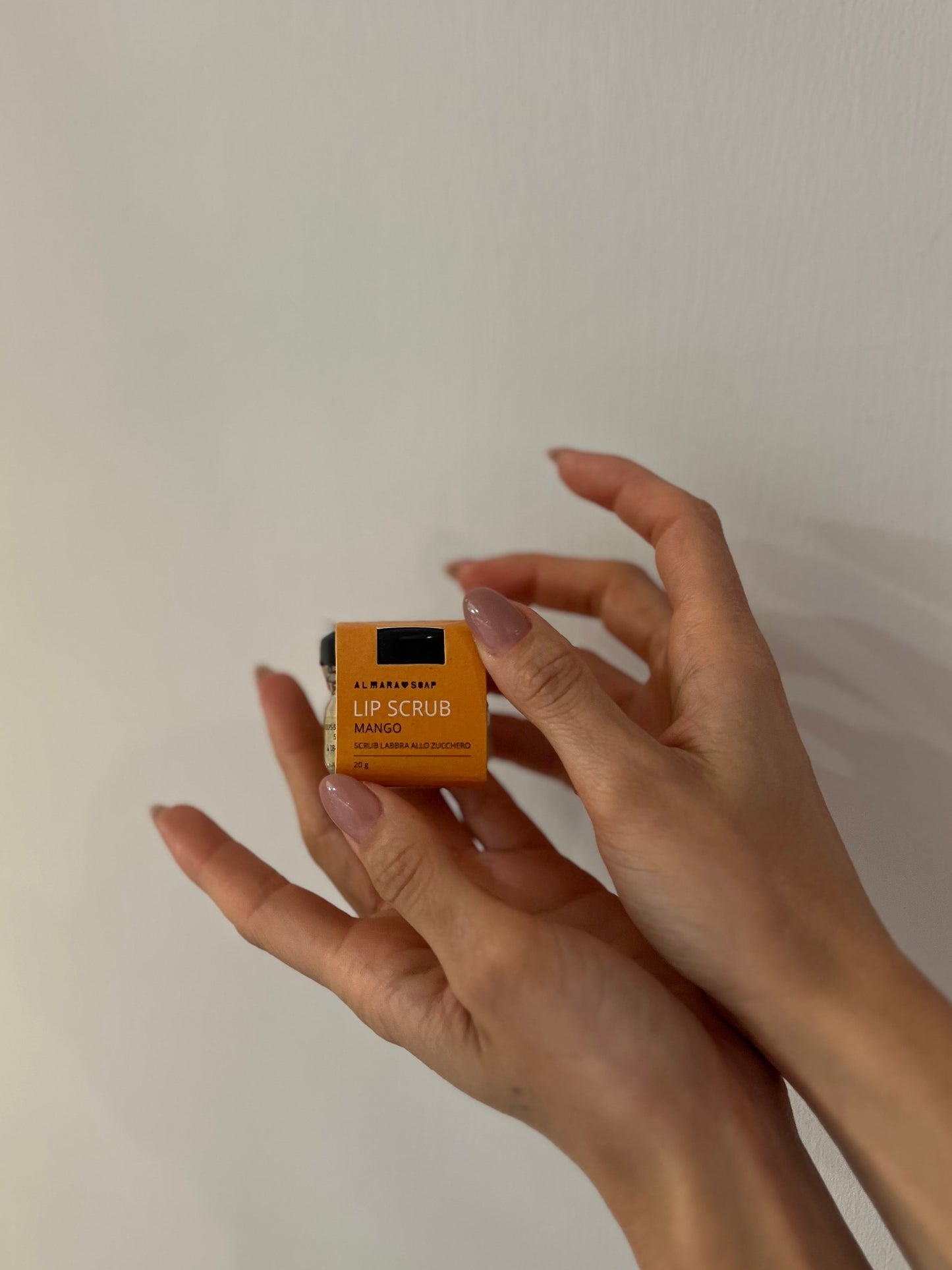 LIP SCRUB JUICY MANGO