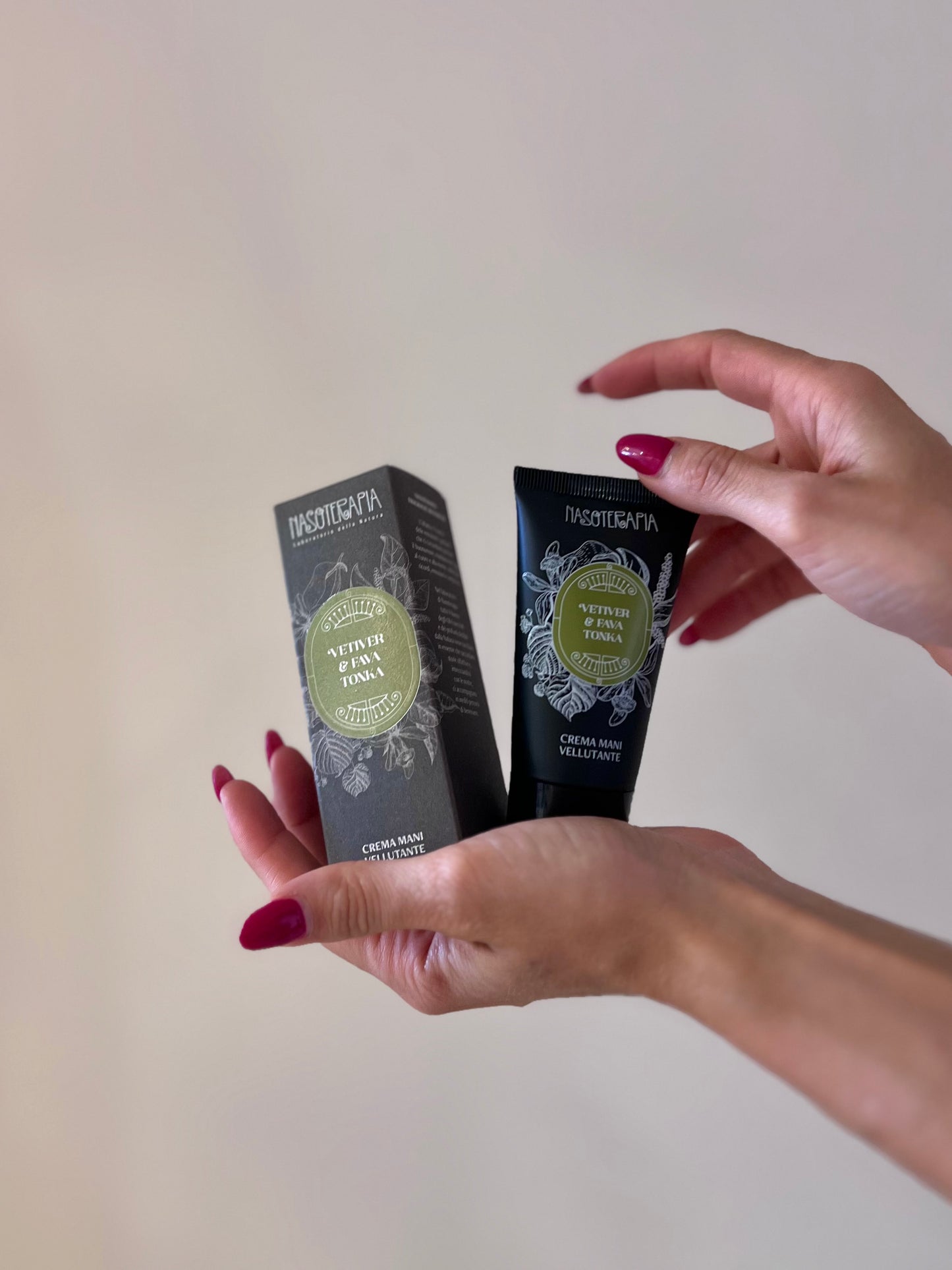 CREMA MANI VETIVER E FAVA TONKA