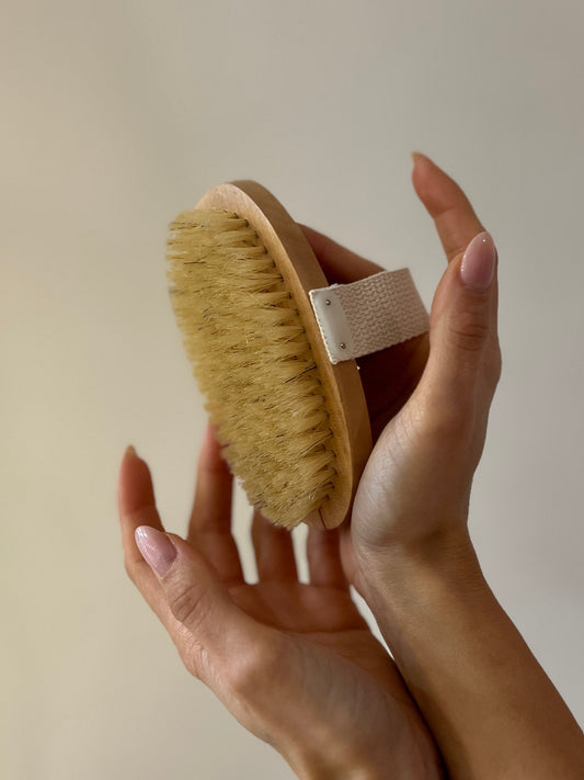 SPAZZOLA PER IL CORPO IN SETOLE NATURALI CON MANICO