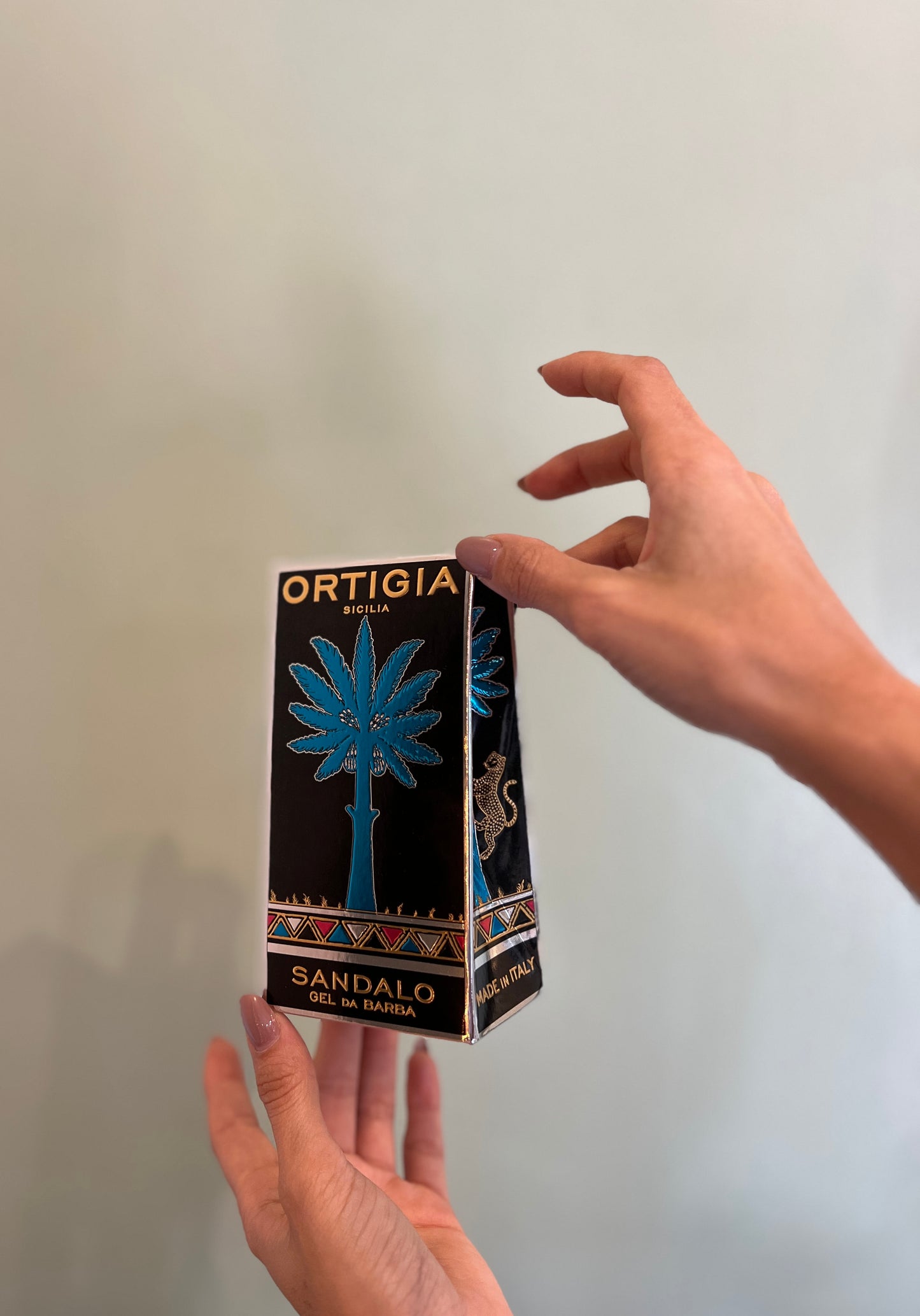 GEL DA BARBA SANDALO CON SCATOLINA