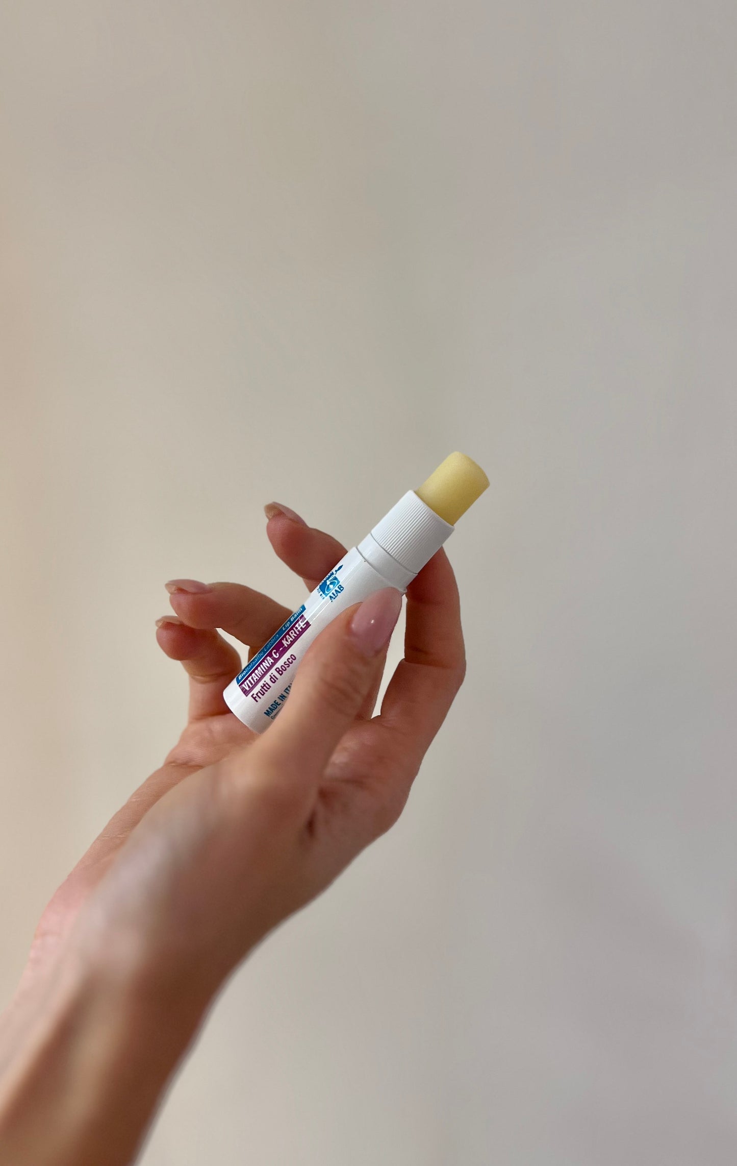 BALSAMO LABBRA VITAMINA C & KARITÉ ai frutti di bosco