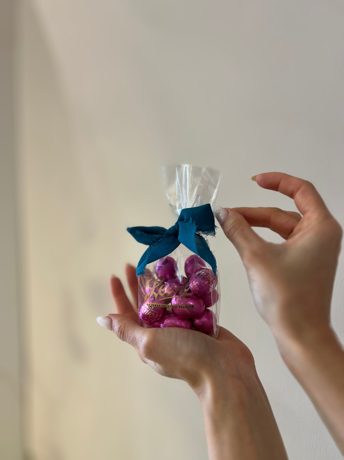 OVETTI CIOCCOLATO FONDENTE RIPIENI DI CREMA AL CACAO SFUSI 100gr