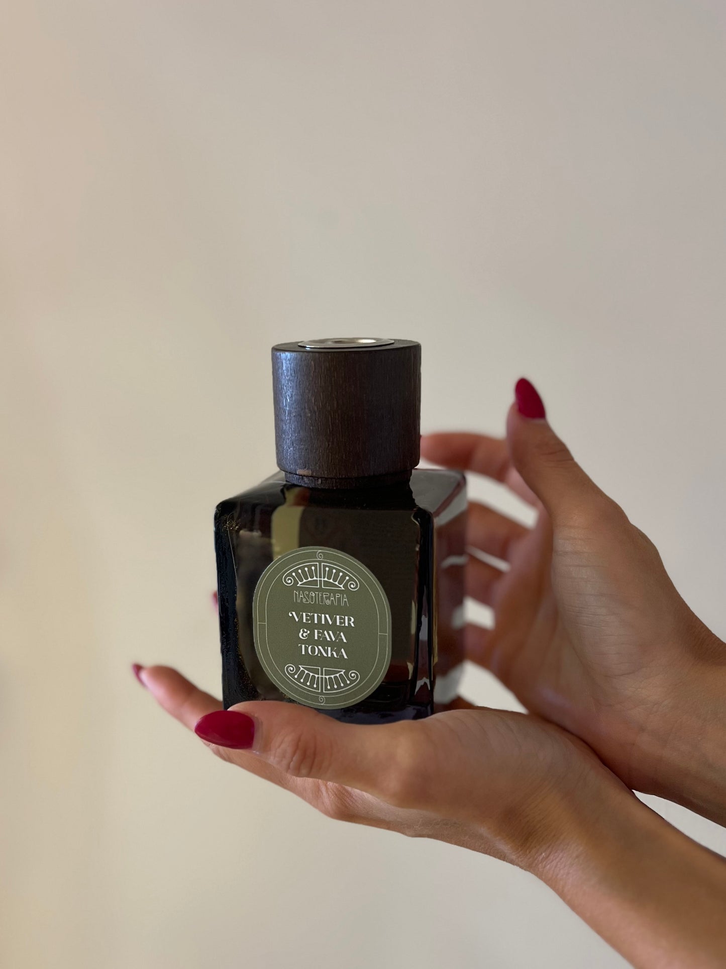 DIFFUSORE D'AMBIENTE IN VETRO- VETIVER E FAVA TONKA