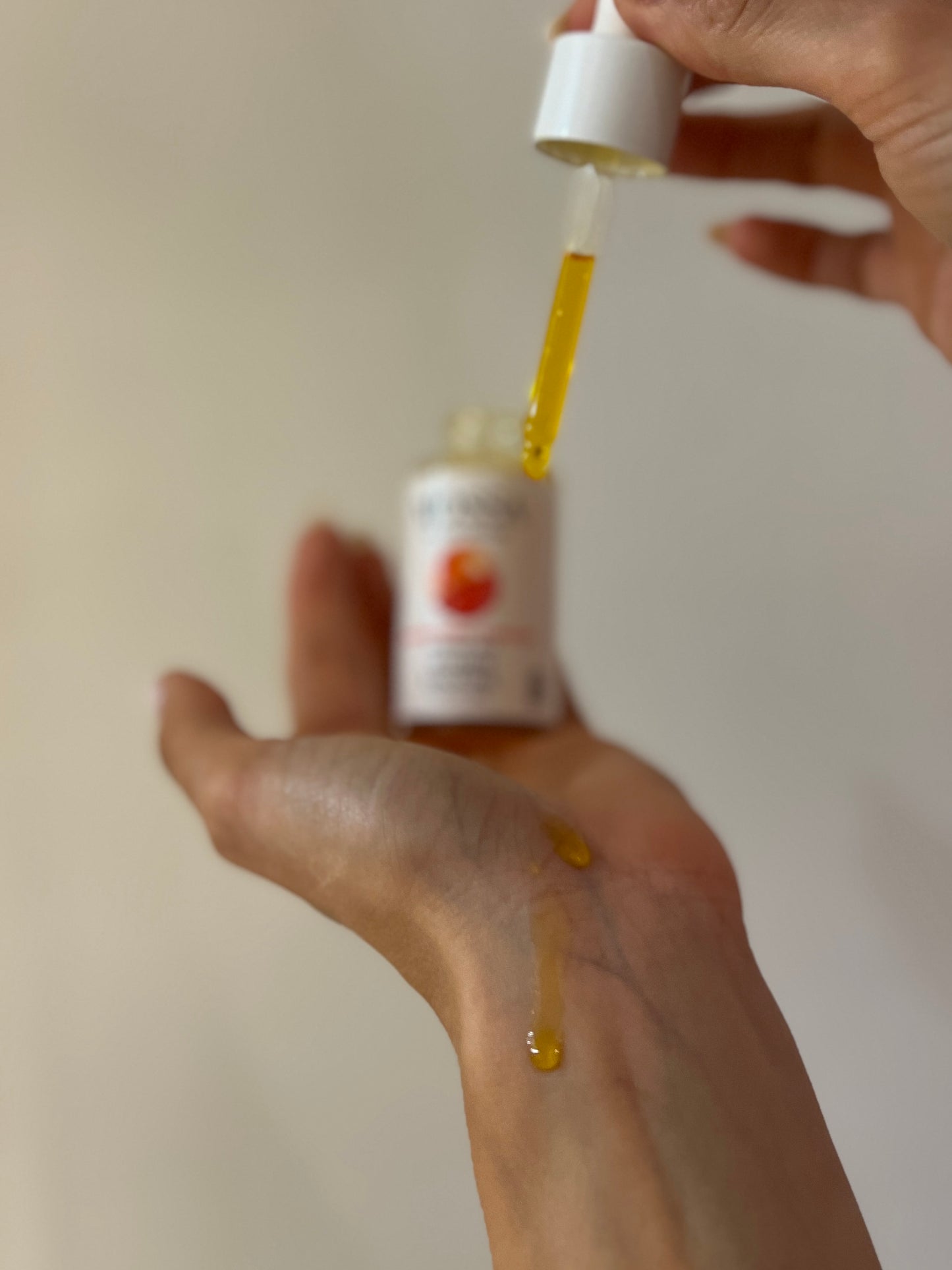 BOOSTER IN OLIO PER IL VISO VITAMIN COCKTAIL