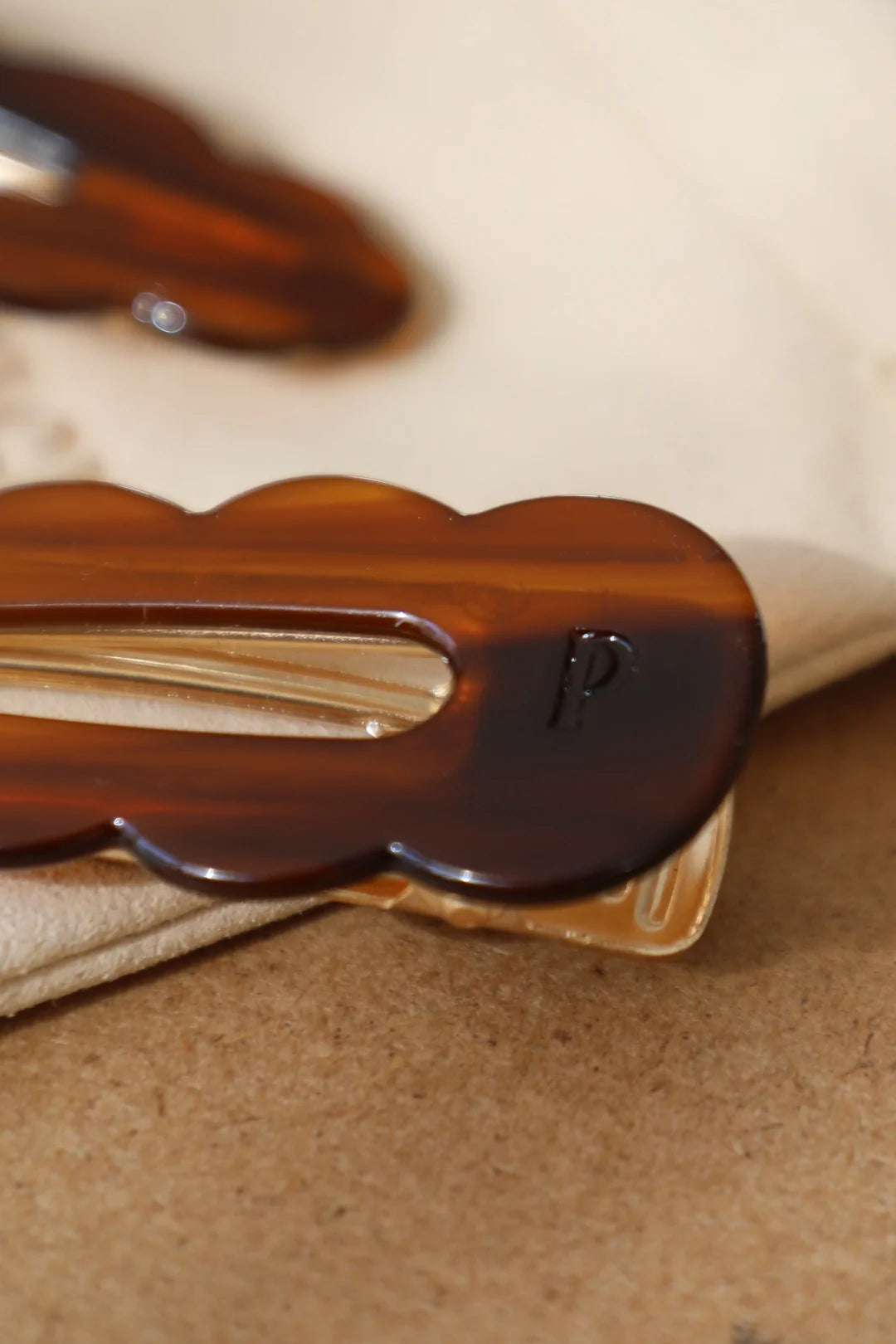 FERMAGLIO A PINZA FIRMATO PEIGNÉE - EBANO