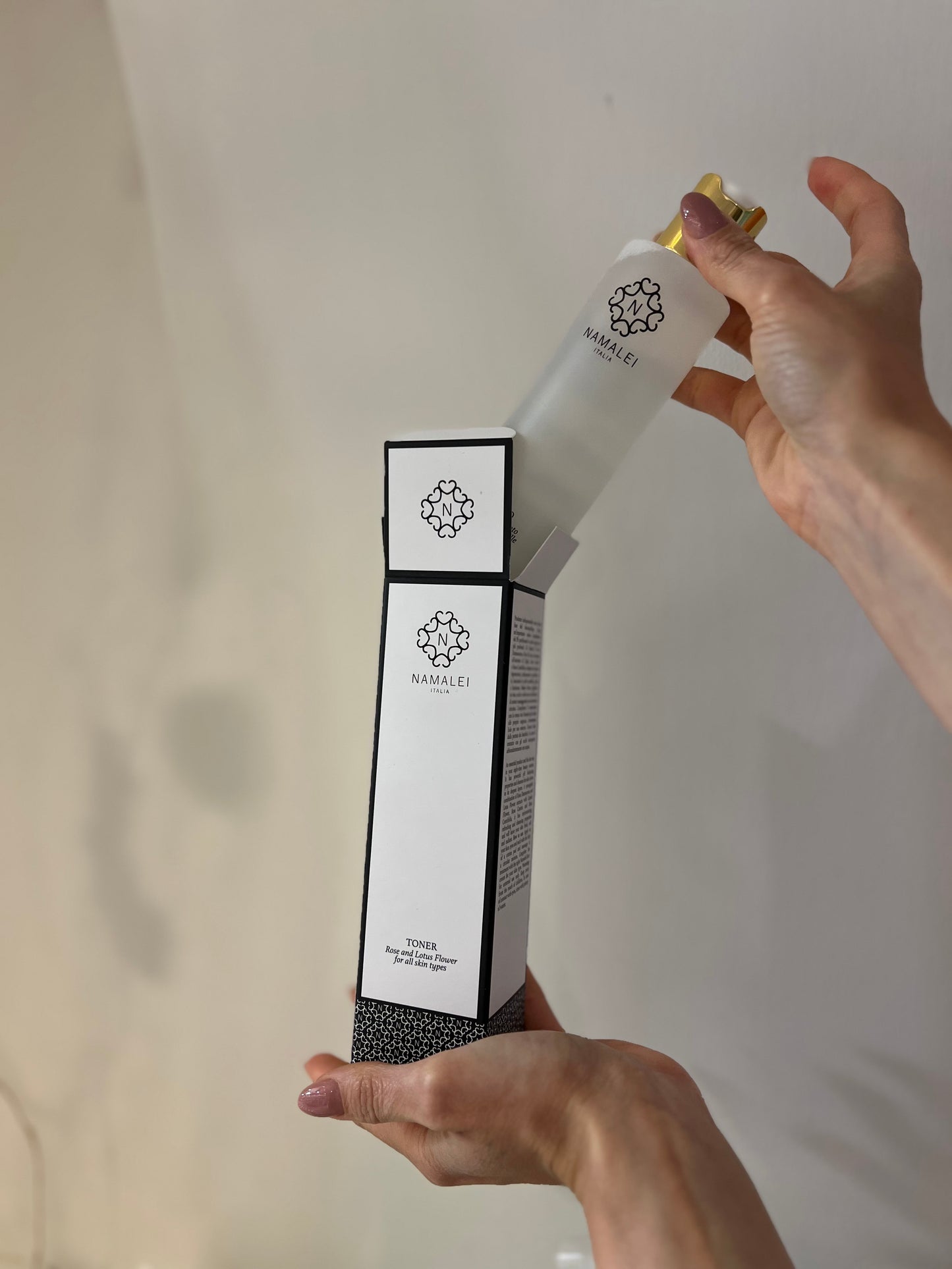 TONICO VISO DEMAQUILLAGE ROSA E FIOR DI LOTO - PER TUTTI I TIPI DI PELLE