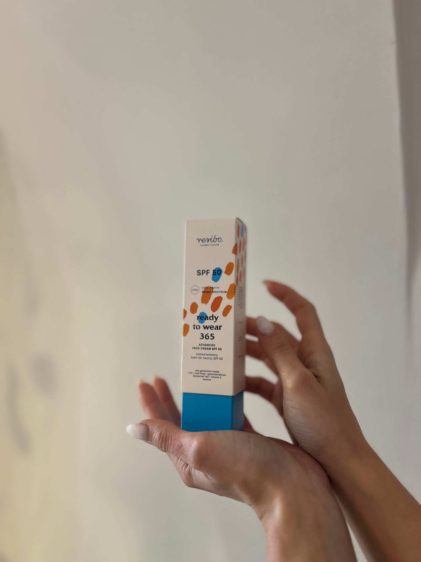 CREMA VISO spf 50 UVA-UVB, LUCI BLU E INFRAROSSI “READY TO WEAR”