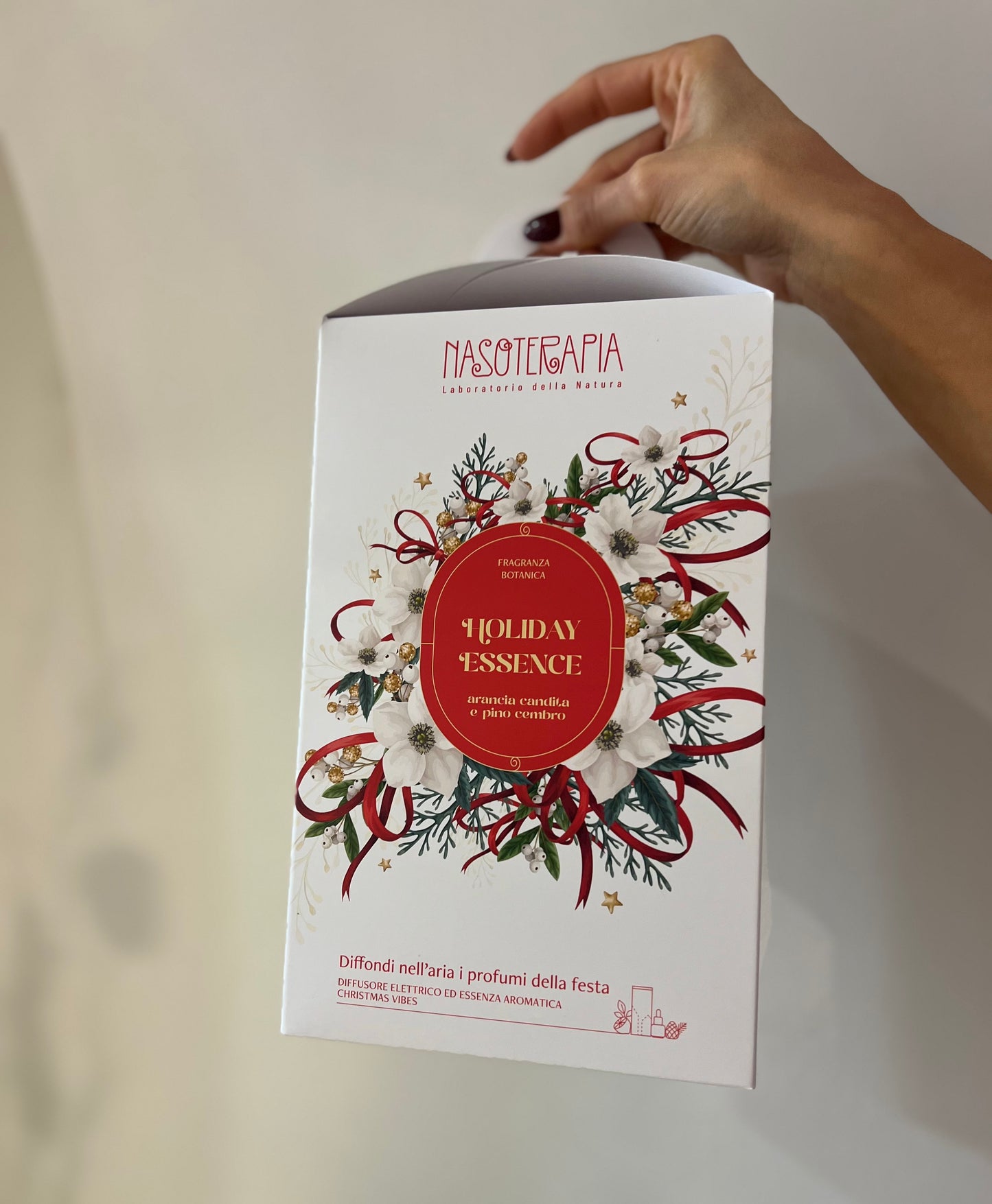 LAMPADA A DIFFUSORE ELETTRICO IN CERAMICA TRAFORATA, CON OLIO ESSENZIALE CHRISTMAS VIBES