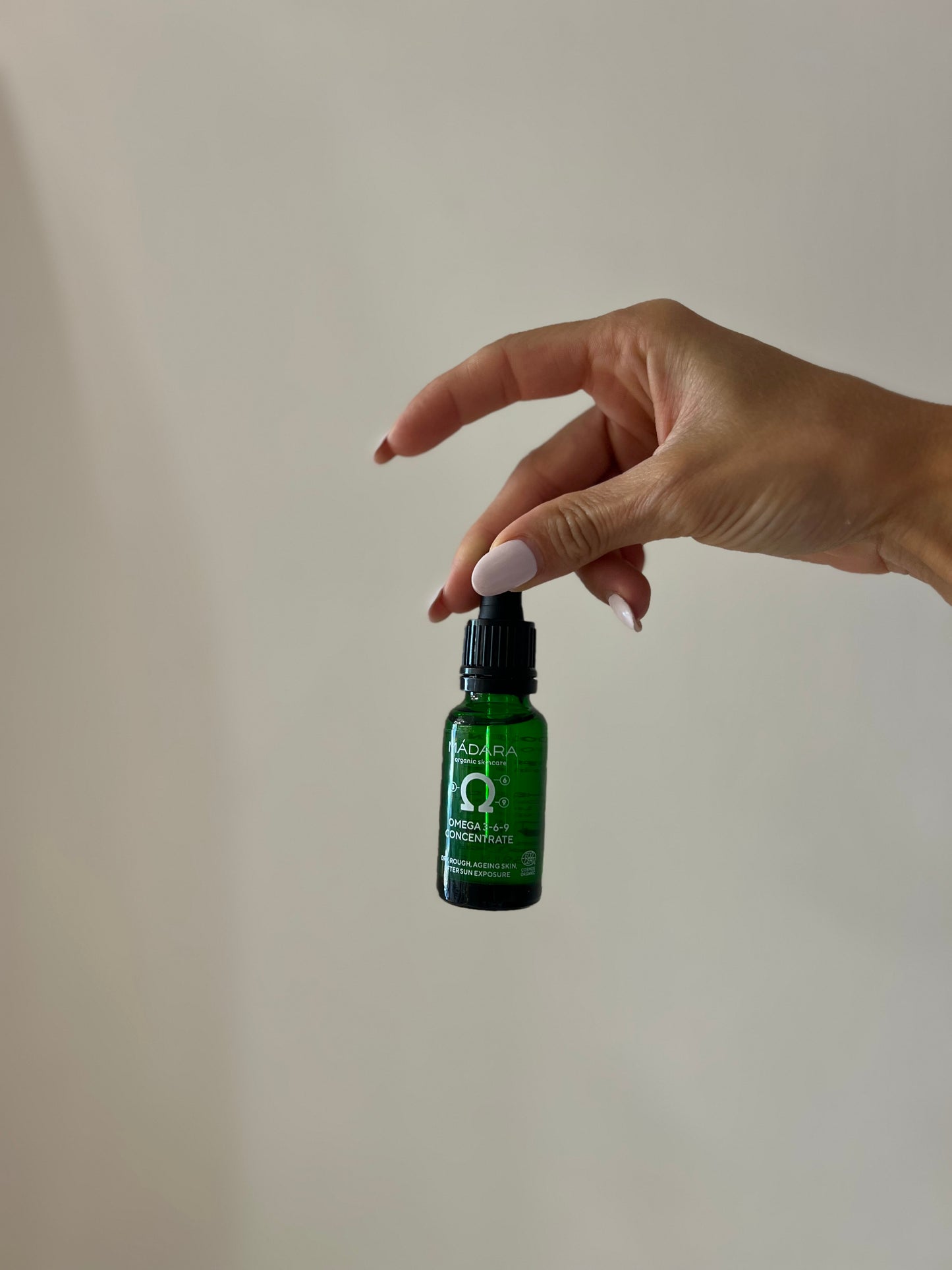 SIERO CONCENTRATO OMEGA 3-6-9 INVECCHIAMENTO E STRESS CUTANEO