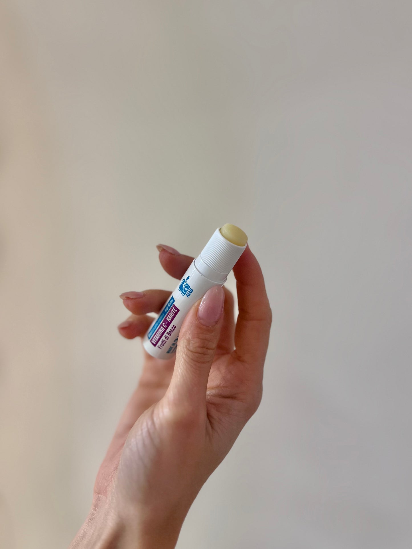 BALSAMO LABBRA VITAMINA C & KARITÉ ai frutti di bosco