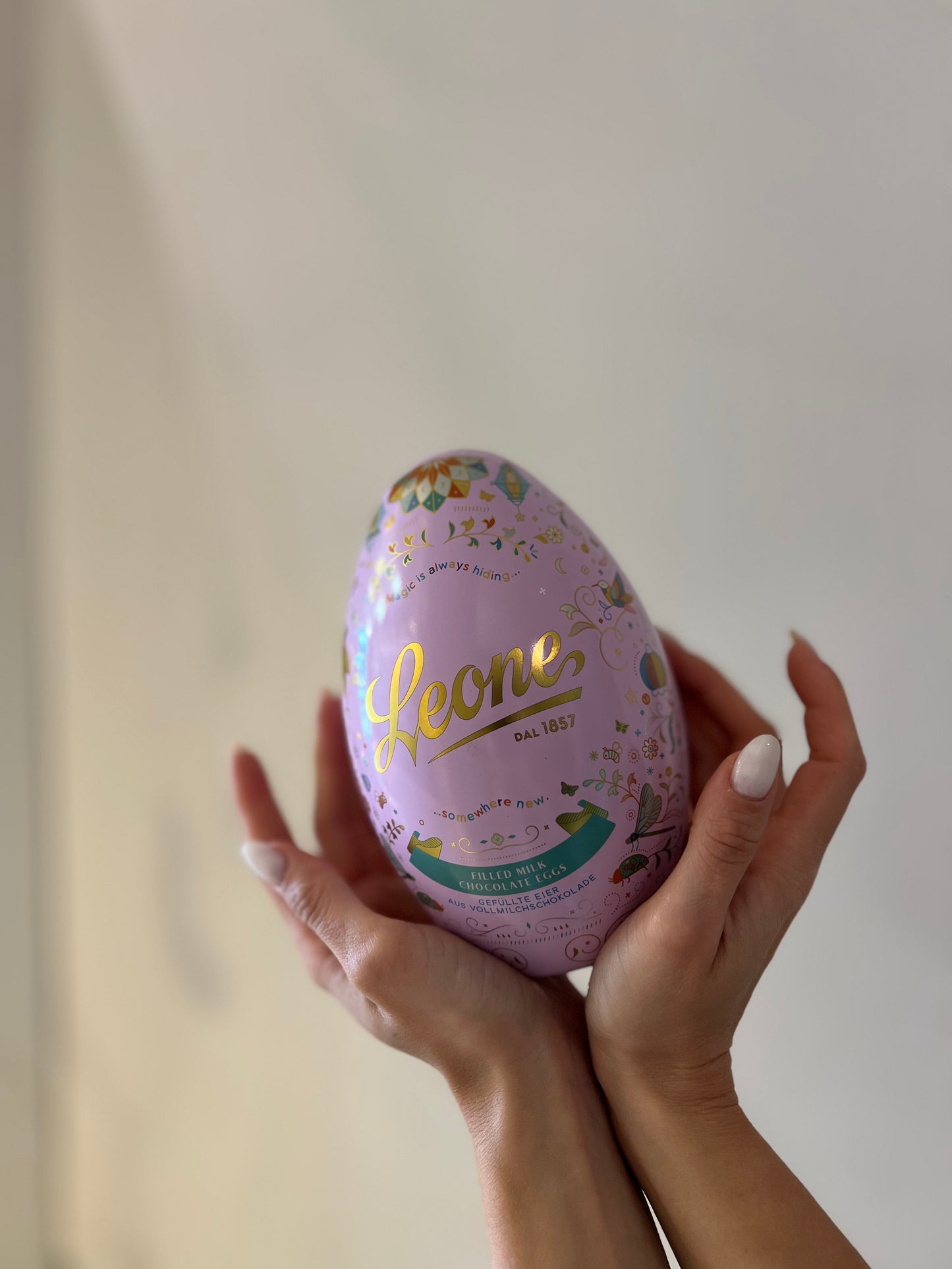 LEONE UOVO DI LATTA CON OVETTI DI CIOCCOLATO AL LATTE 150gr