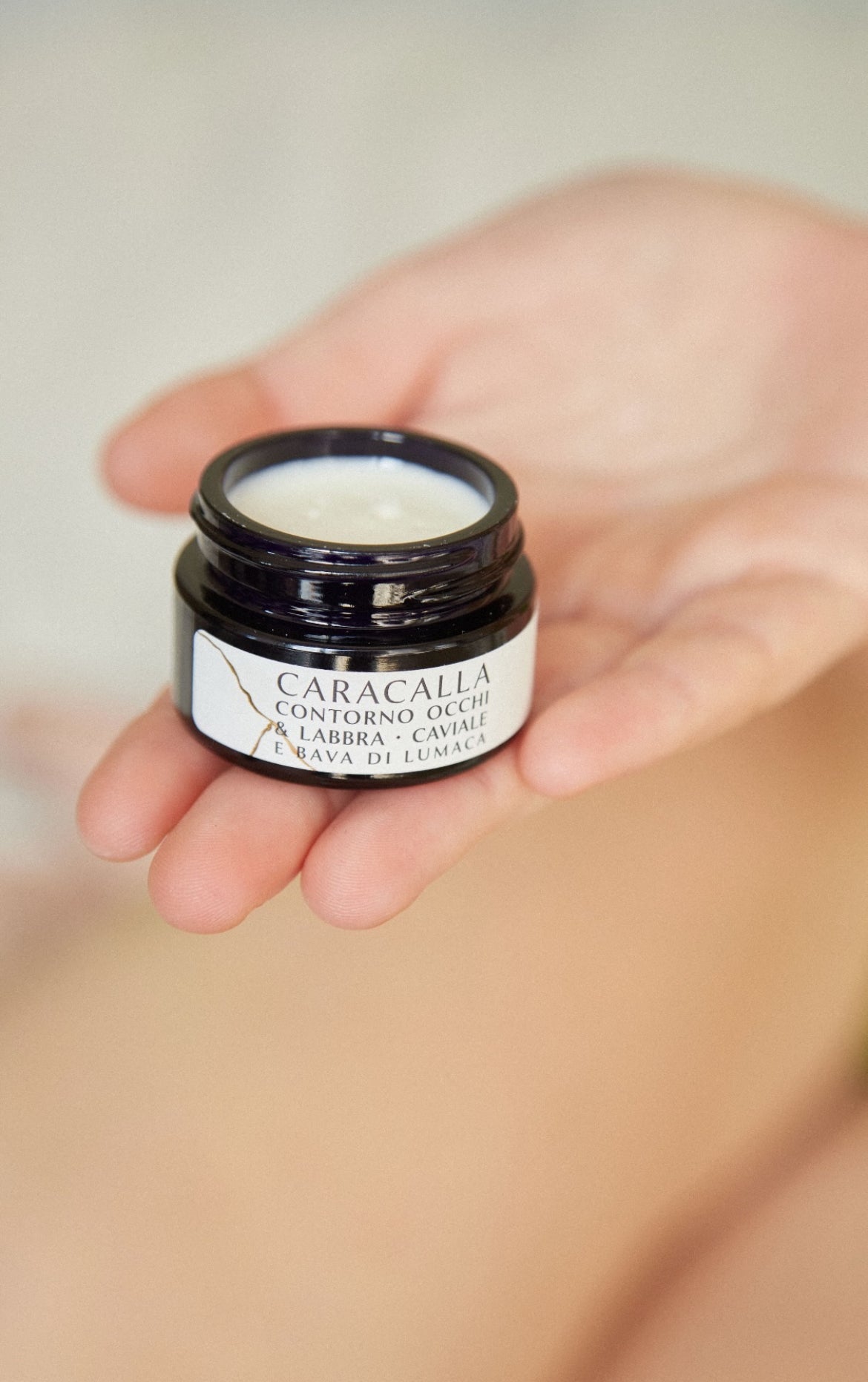 CONTORNO OCCHI E LABBRA – CAVIALE E BAVA DI LUMACA