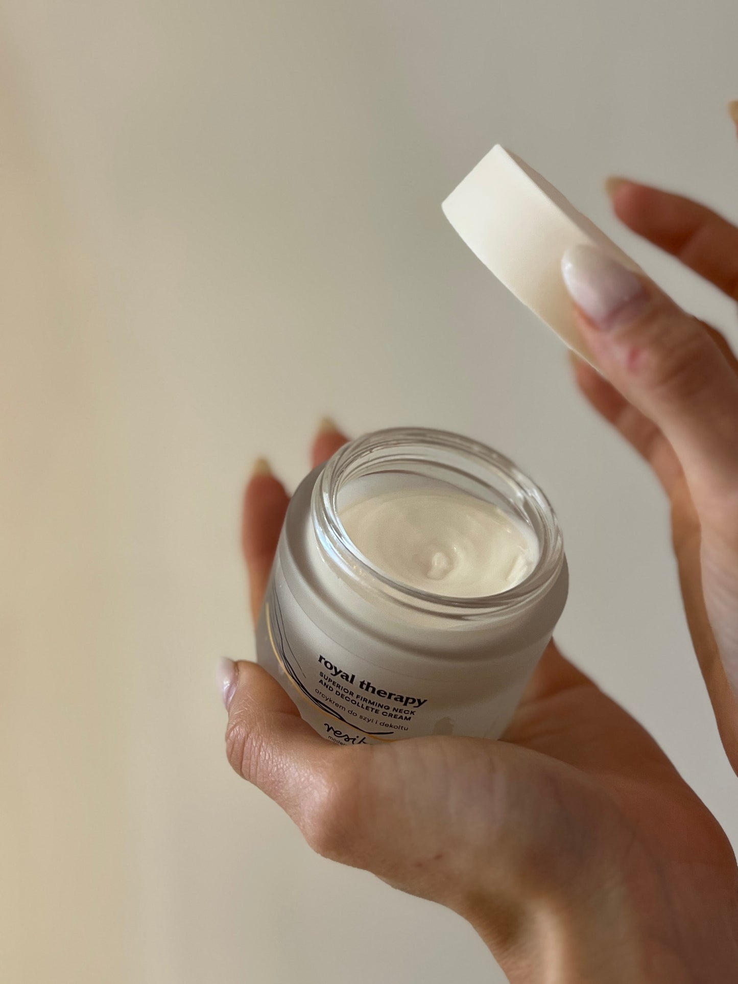 CREMA RASSODANTE COLLO E DÉCOLLETÉ “ROYAL THERAPY”