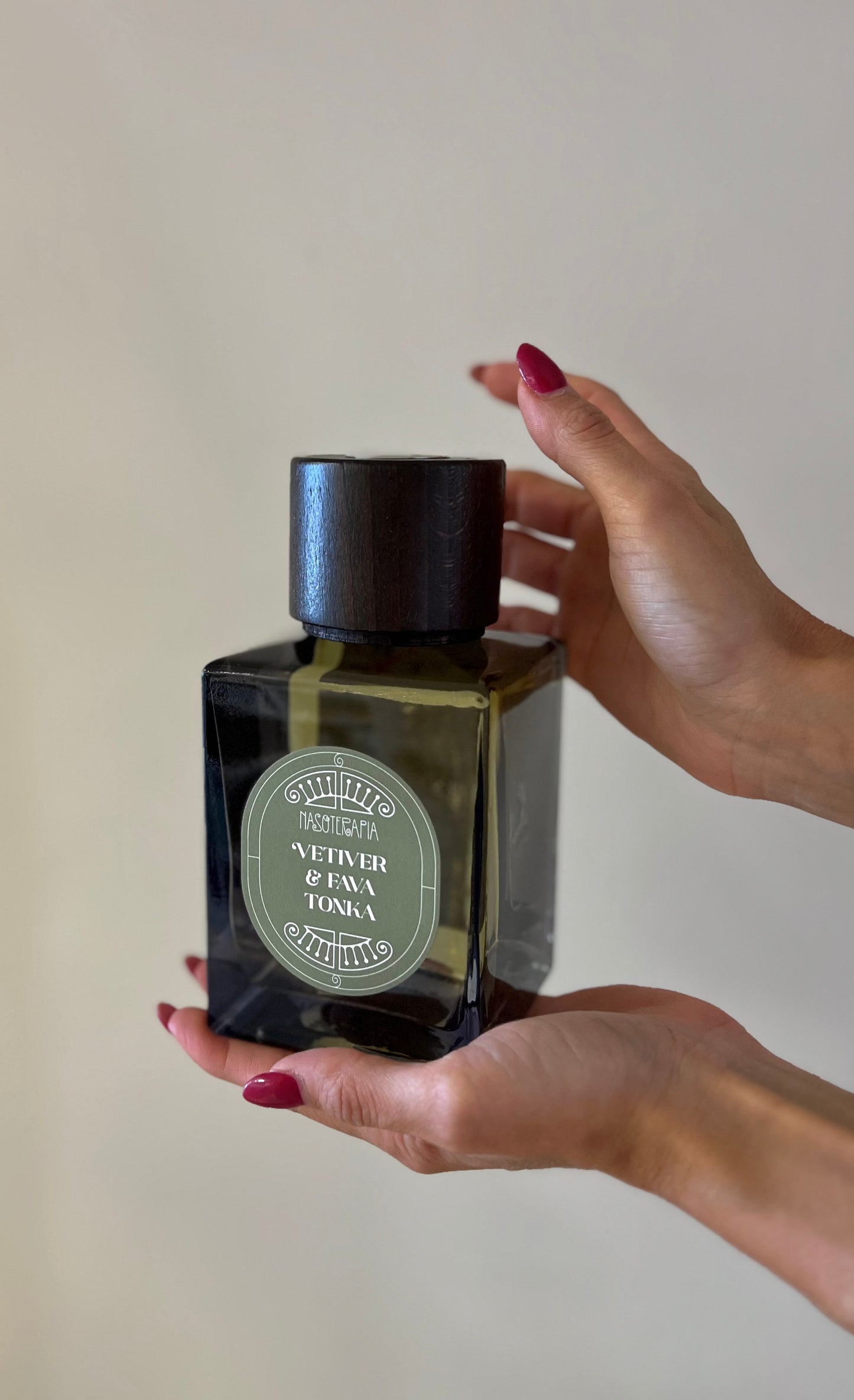 DIFFUSORE D'AMBIENTE IN VETRO- VETIVER E FAVA TONKA