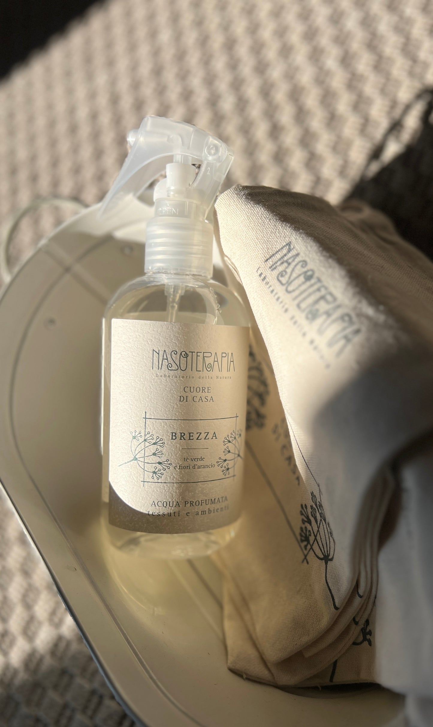 ACQUA PROFUMATA PER TESSUTI e AMBIENTI- BREZZA 250ml