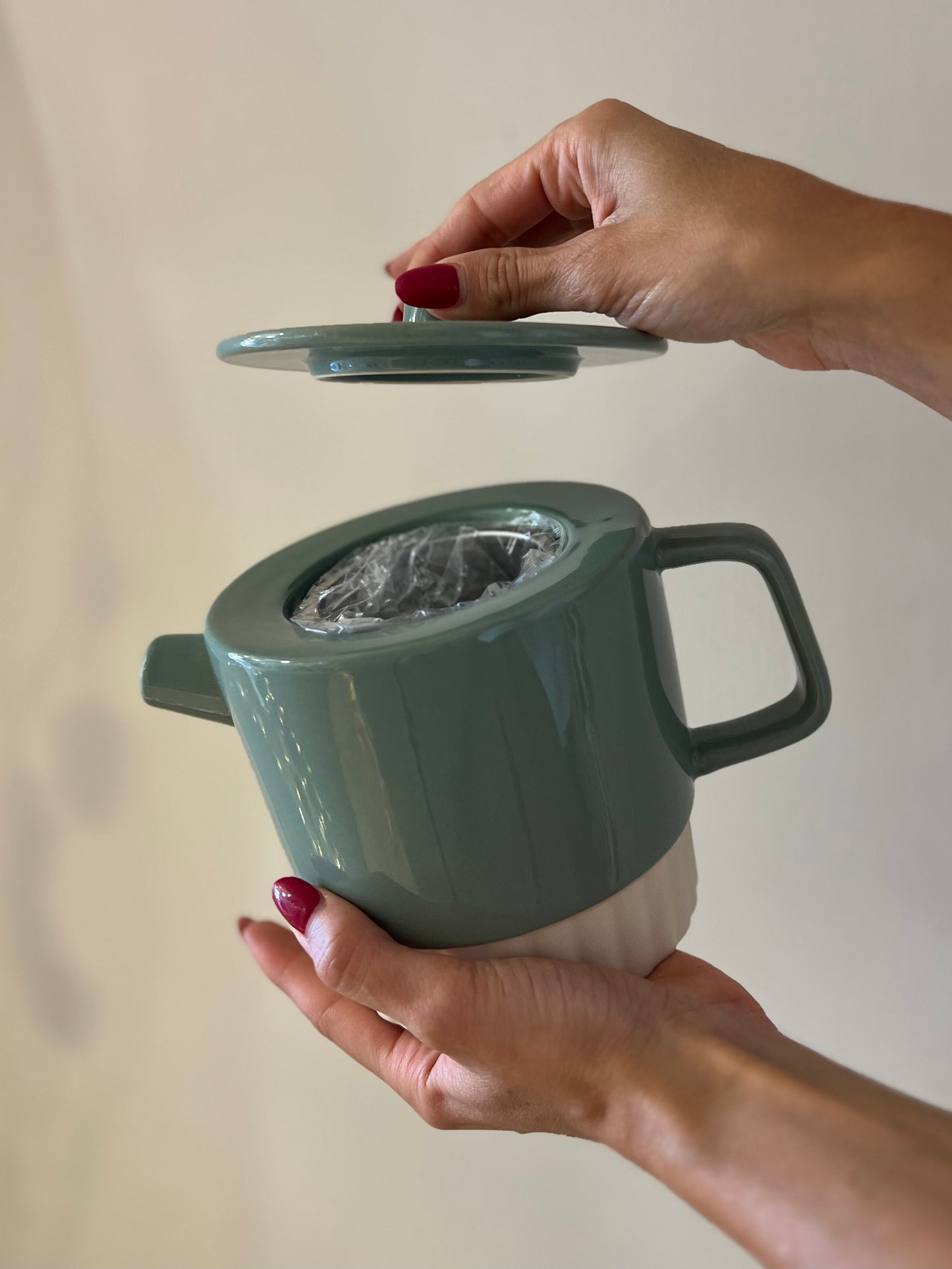 TEIERA IN CERAMICA LUCIDA 1 LT