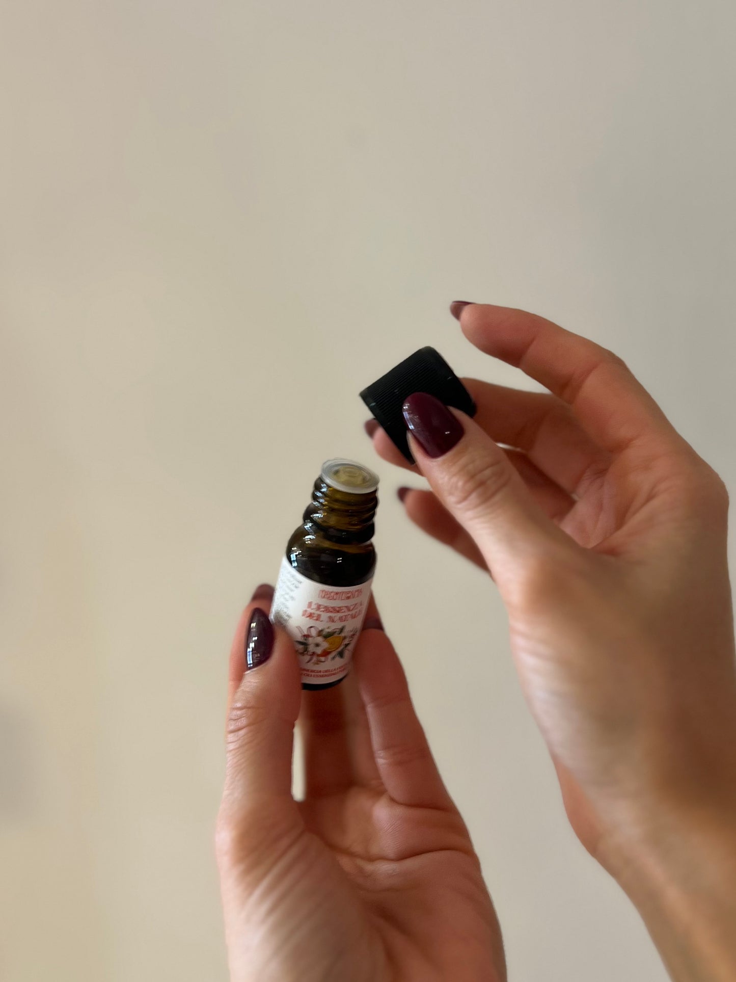 ESSENZA DI NATALE CON OLI ESSENZIALI