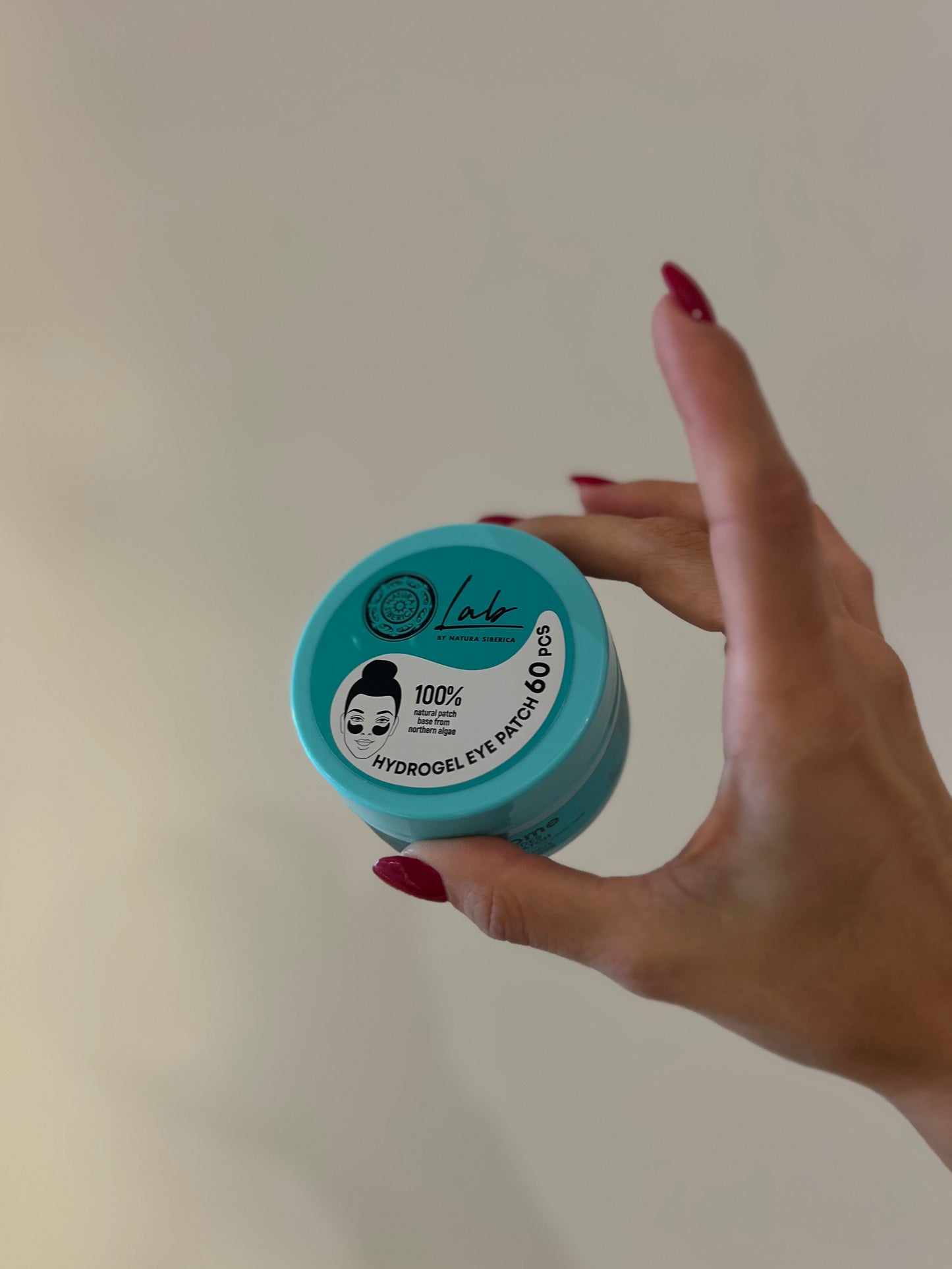 PATCH OCCHI HYDROGEL PEPTIDI E ACIDO IALURONICO