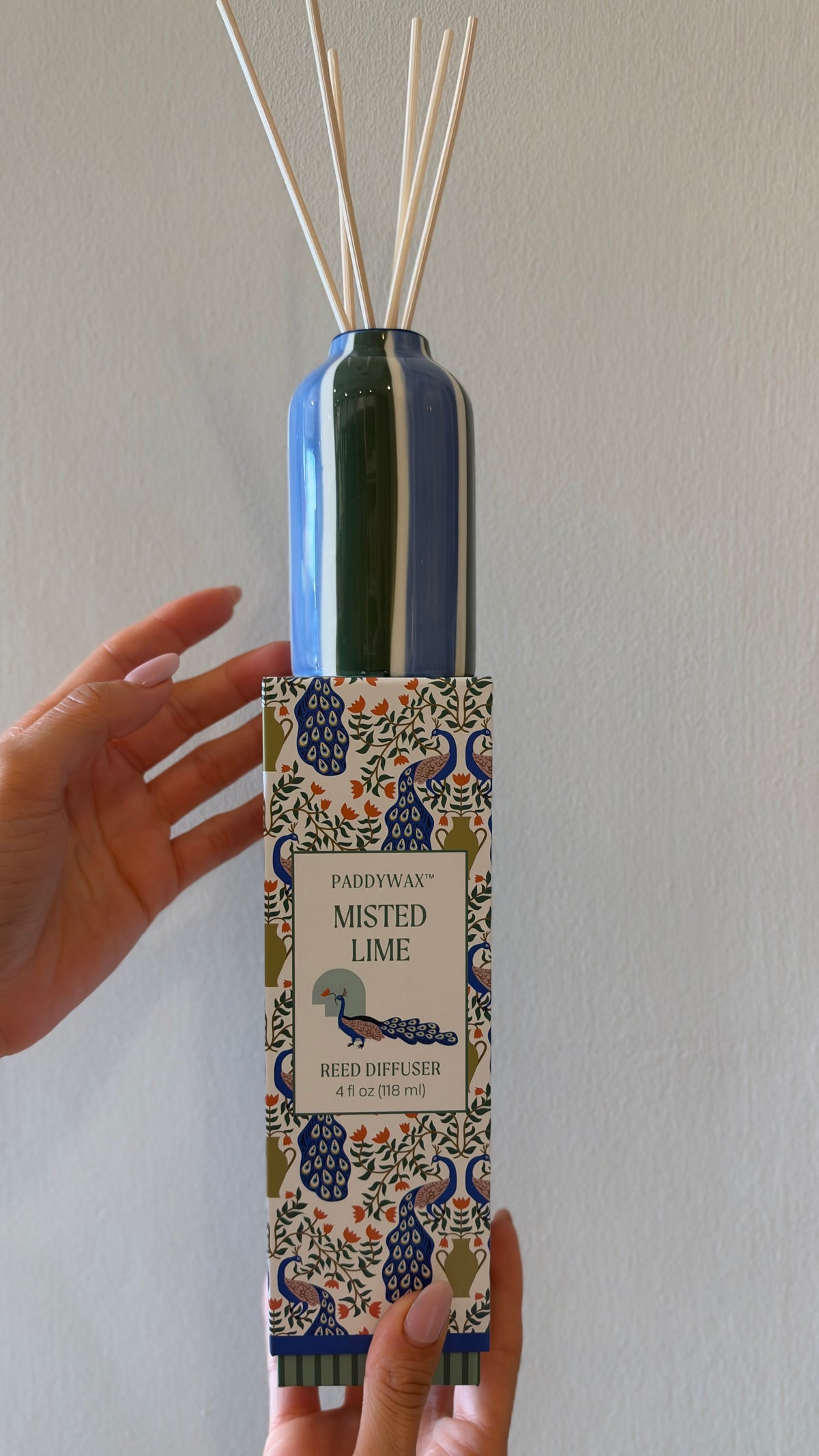 PEACOCK CERAMIC DIFFUSER, Misted lime