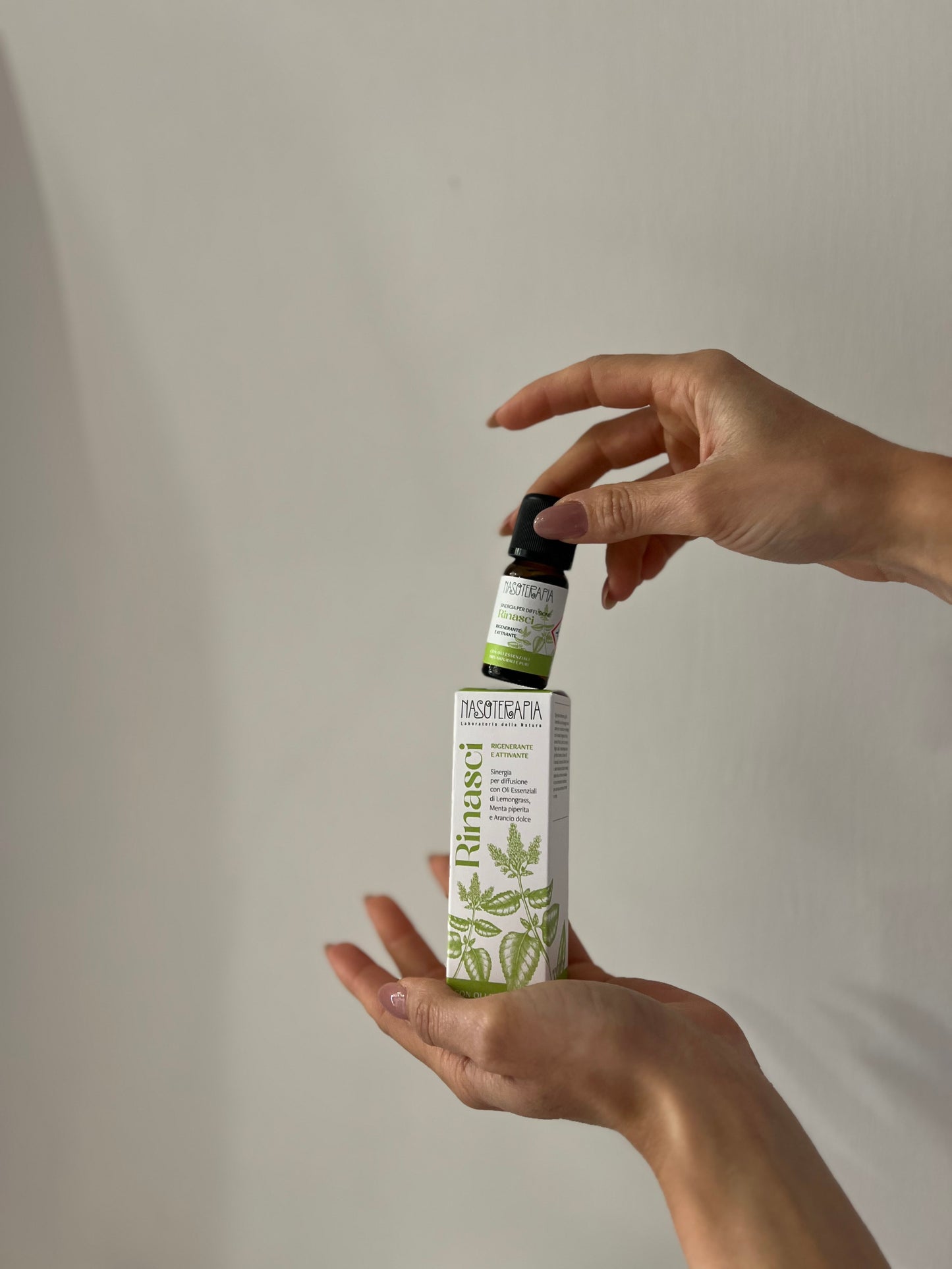 SINERGIA OLI ESSENZIALI “RINASCI” con Lemongrass, Menta, Arancio dolce