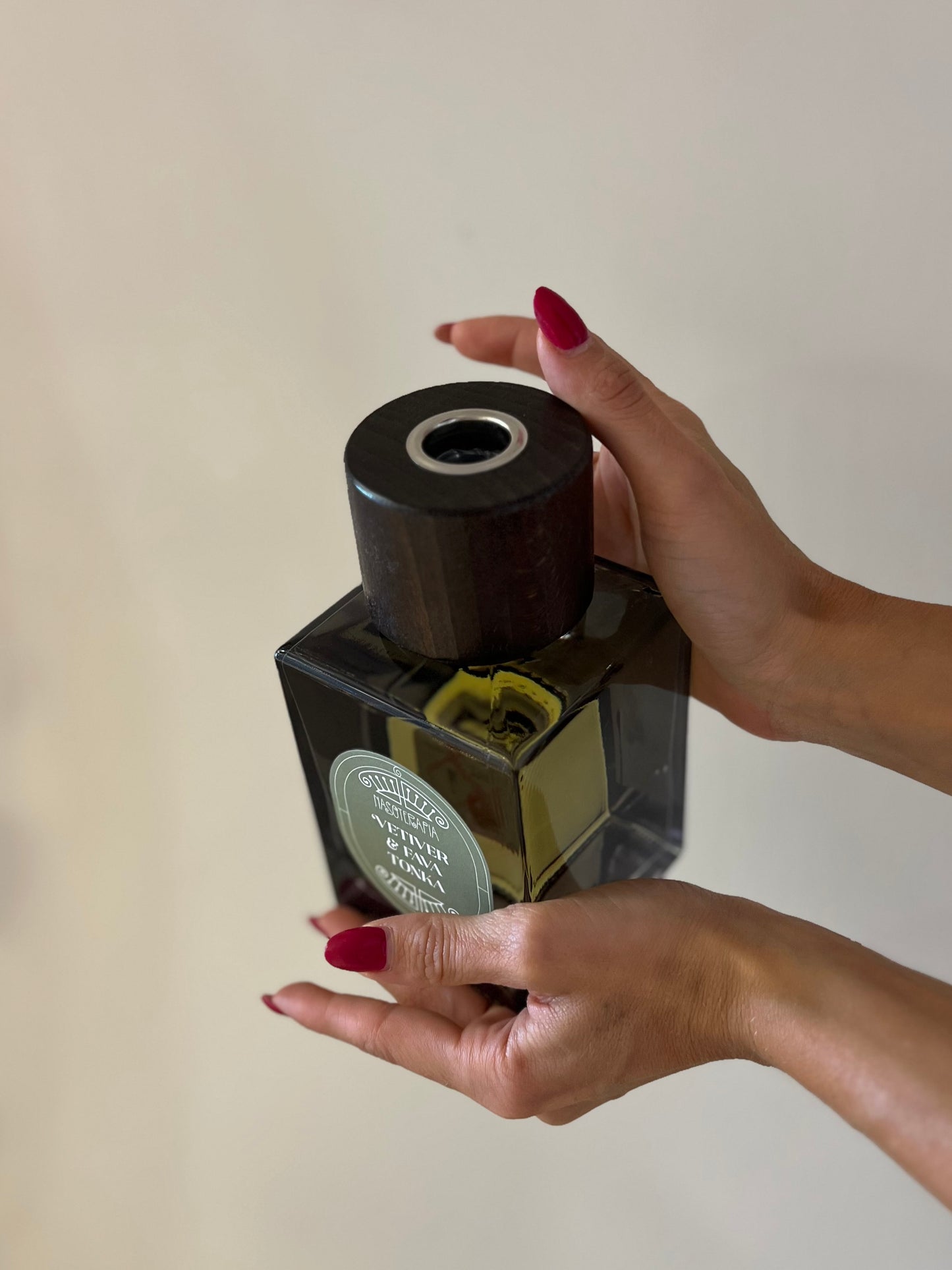 DIFFUSORE D'AMBIENTE IN VETRO- VETIVER E FAVA TONKA