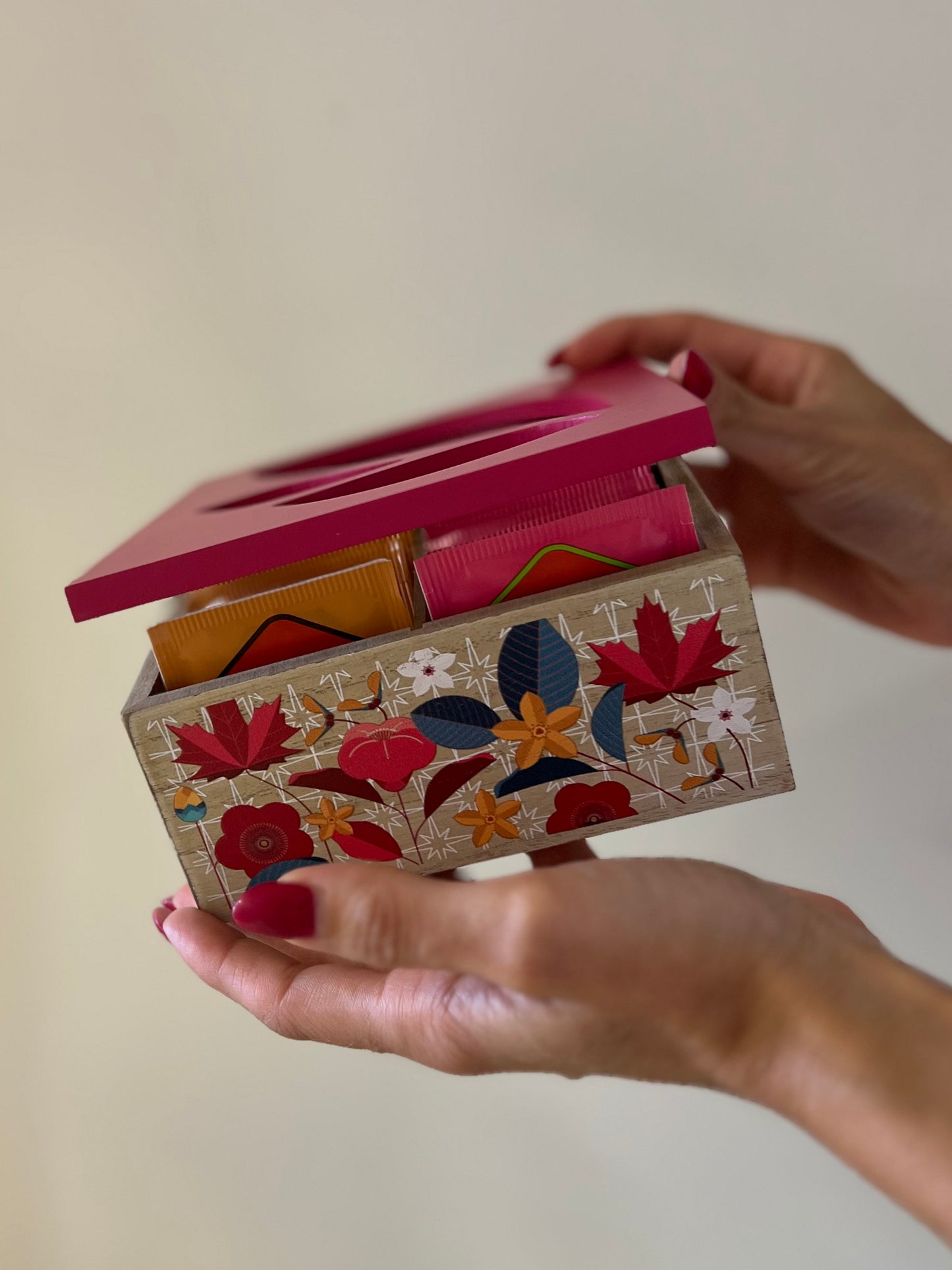 COFANETTO IN LEGNO 4 SCOMPARTI, 20 INFUSI-ROSA