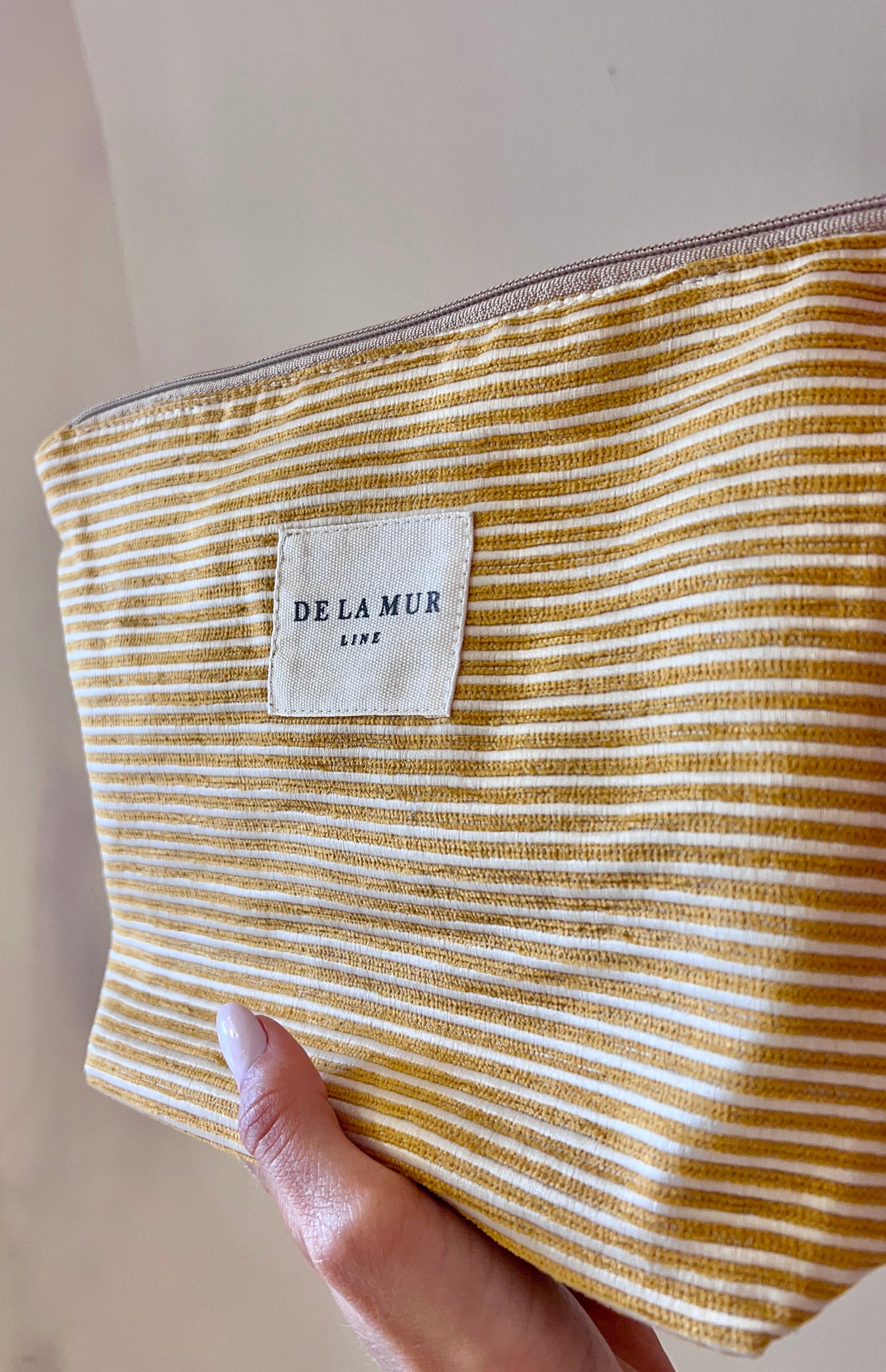 BEAUTY BAG IN TESSUTO SPESSO CON VELLUTO A RIGHE “ACEL”