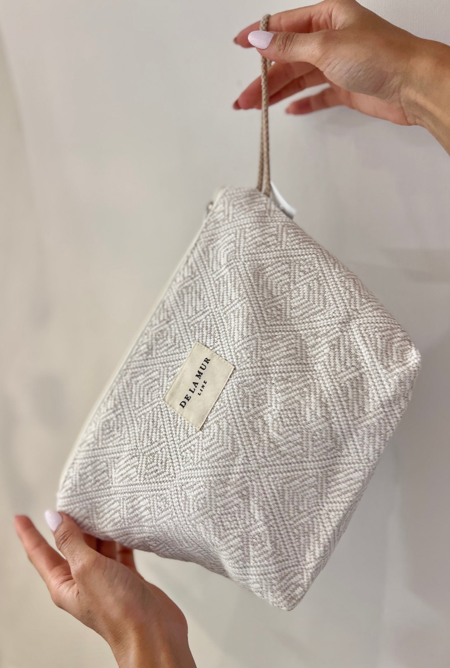 BEAUTY BAG IN TESSUTO JACQUARD “ROCA”