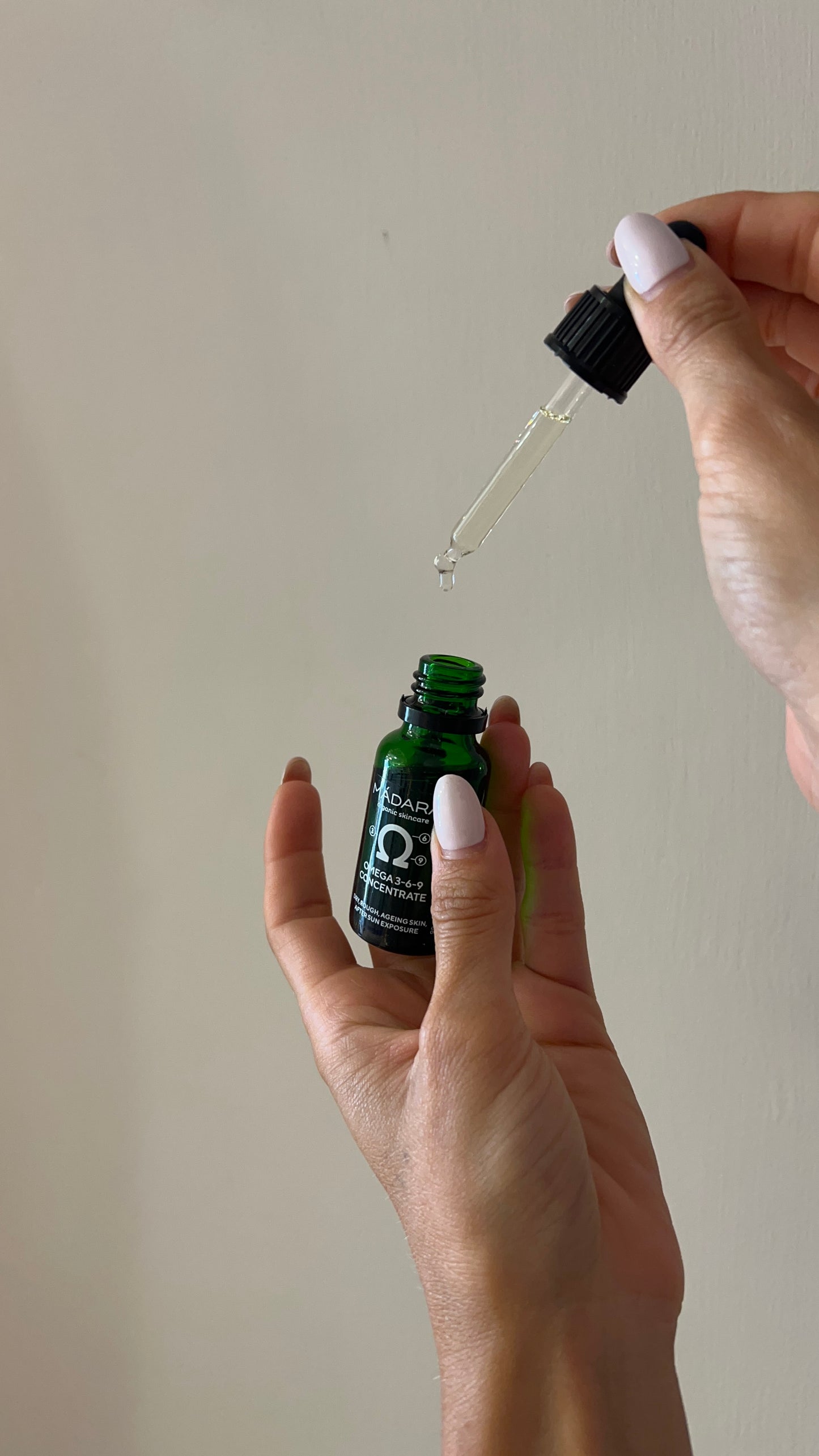 SIERO CONCENTRATO OMEGA 3-6-9 INVECCHIAMENTO E STRESS CUTANEO