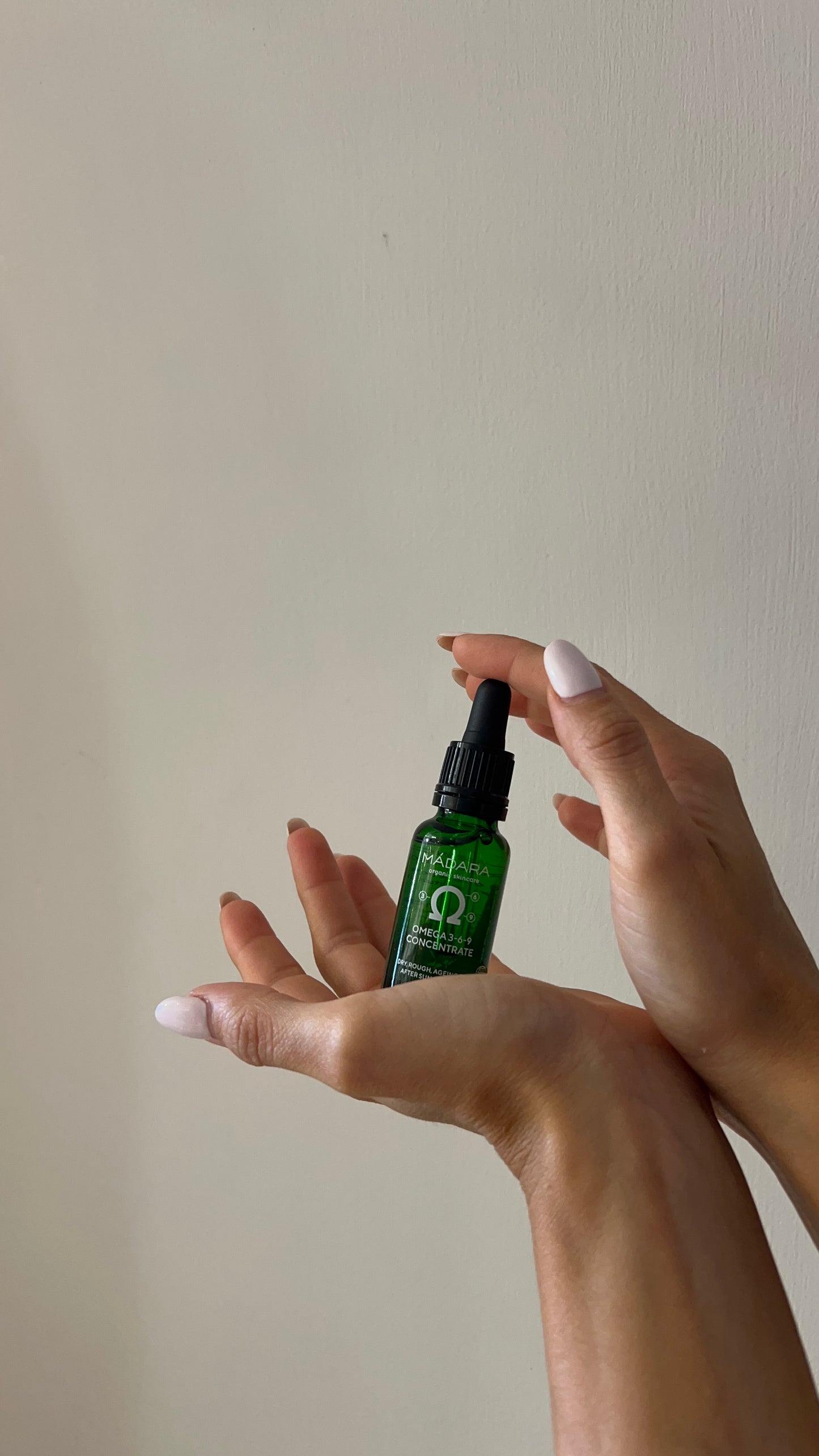SIERO CONCENTRATO OMEGA 3-6-9 INVECCHIAMENTO E STRESS CUTANEO