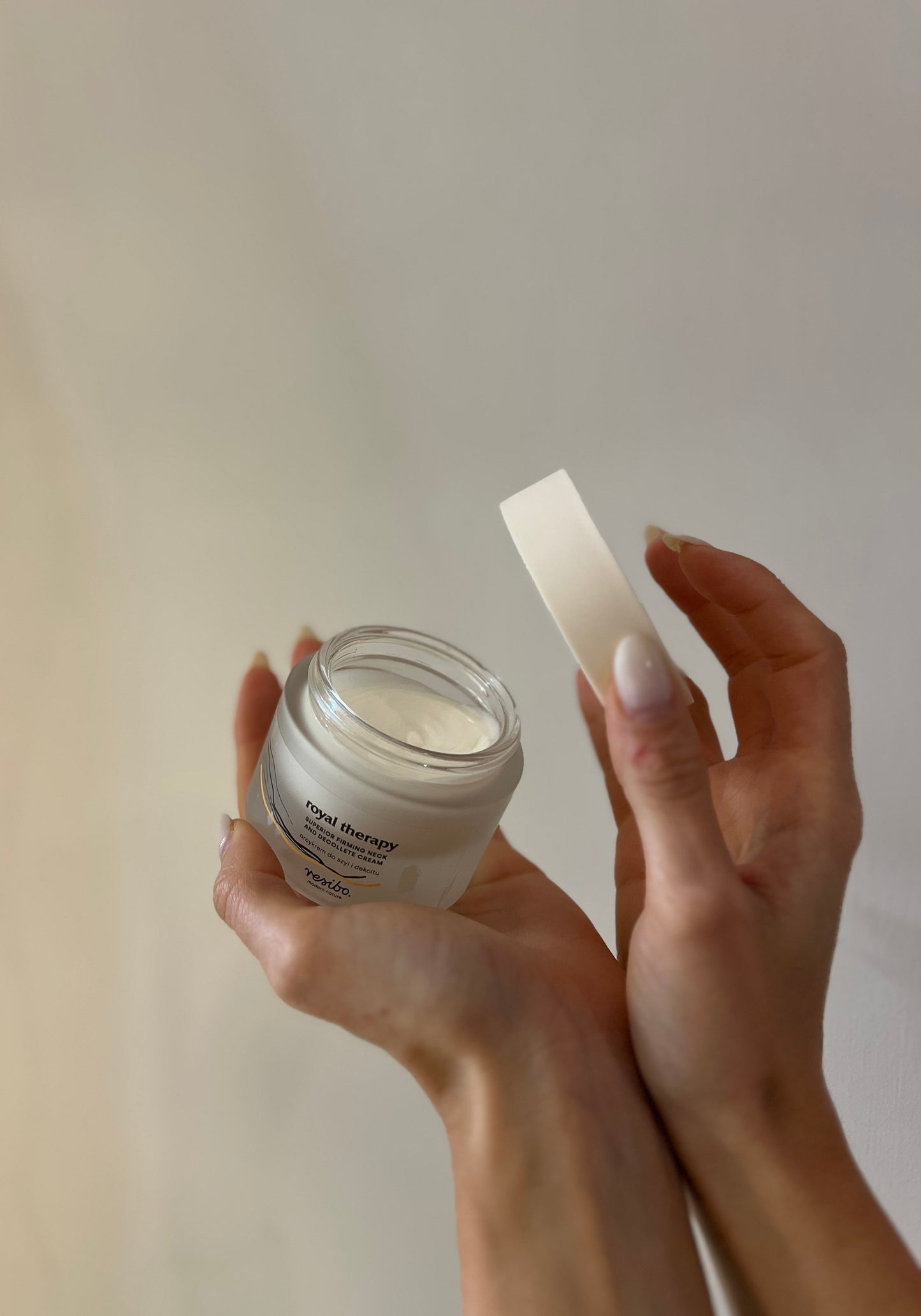 CREMA RASSODANTE COLLO E DÉCOLLETÉ “ROYAL THERAPY”