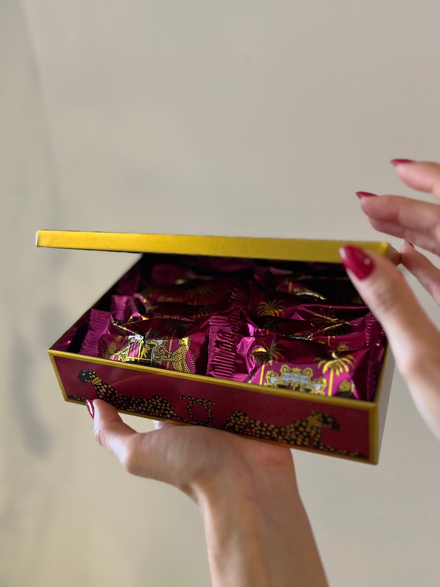 COFANETTO ORTIGIA CON RICCIARELLI SICILIANI - PINK