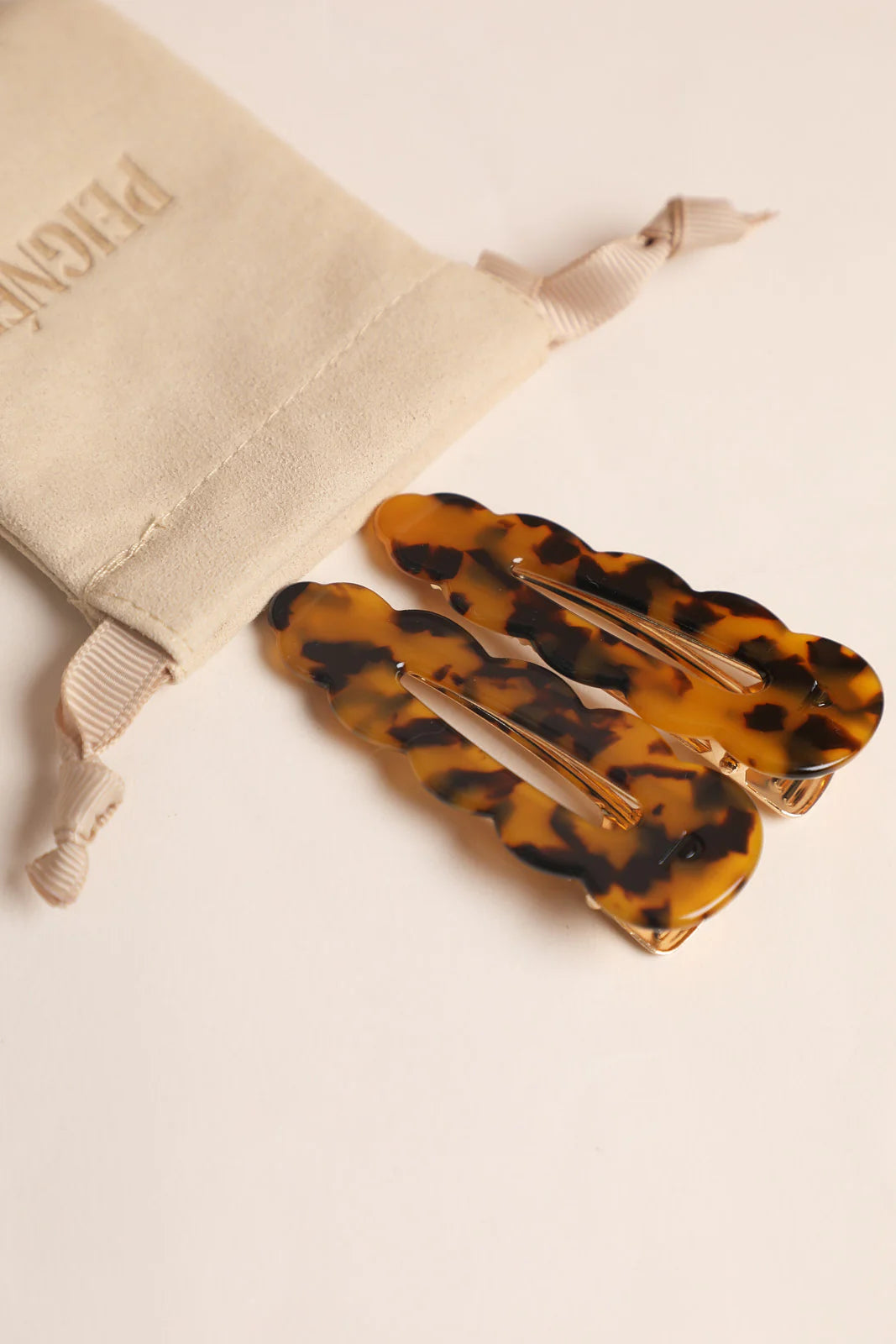 FERMAGLIO A PINZA FIRMATO PEIGNÉE- PANTHÈRE