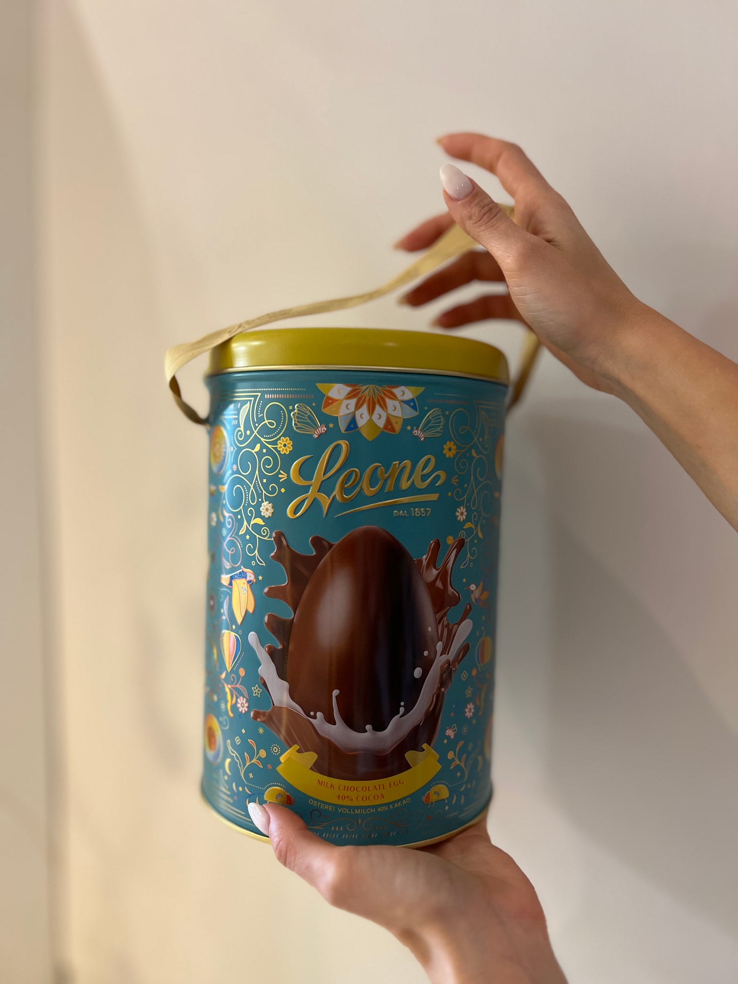 LEONE UOVO CIOCCOLATO AL LATTE 40% vegetariano 300gr con sorpresa