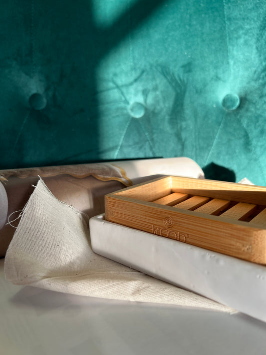 PORTASAPONE IN BAMBÙ E CERAMICA