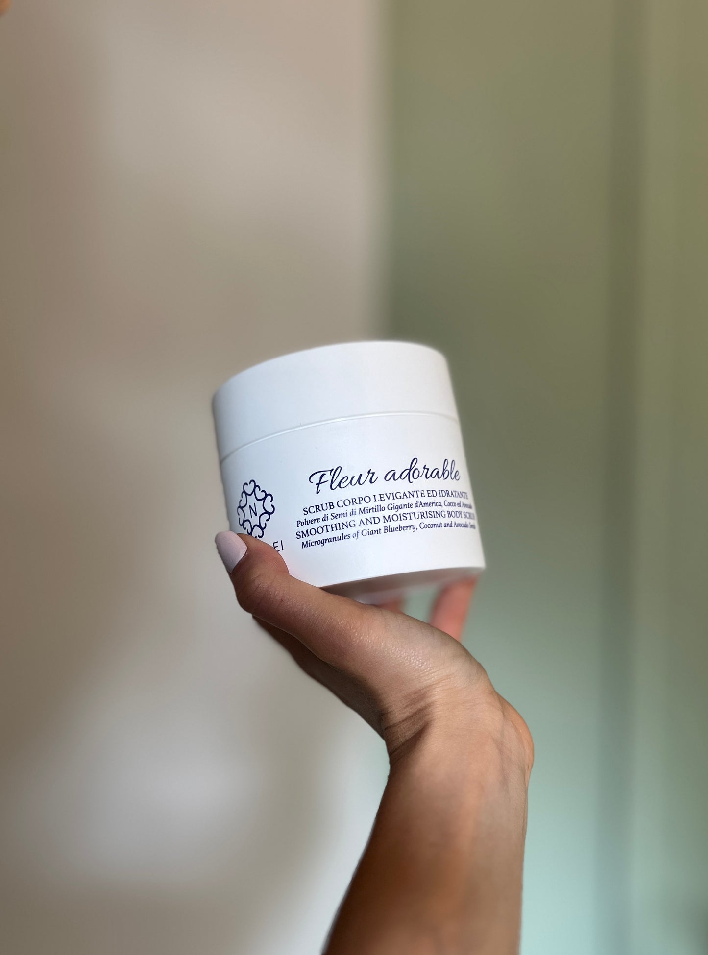 SCRUB CORPO LEVIGANTE ED IDRATANTE