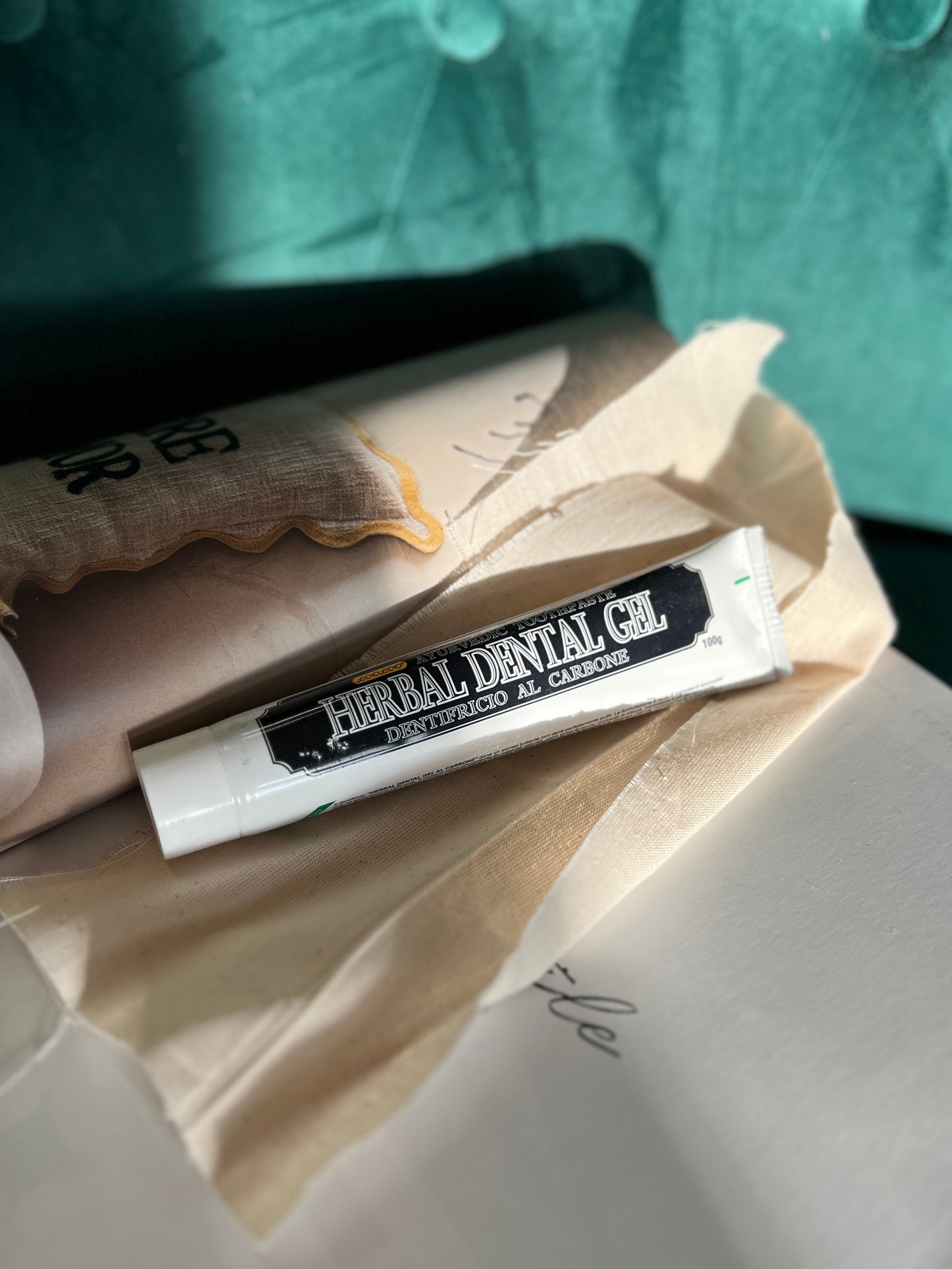 GEL AYURVEDICO AL CARBONE ATTIVO
