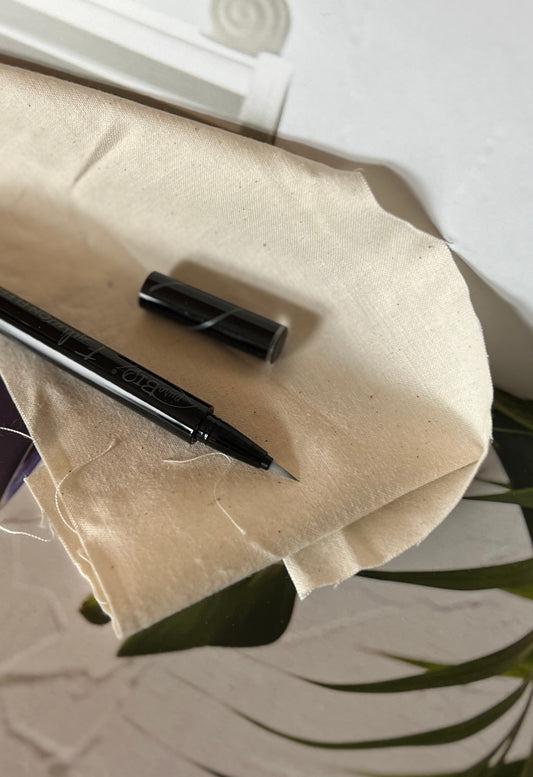 EYELINER "ON FLEEK" BRUSH PEN