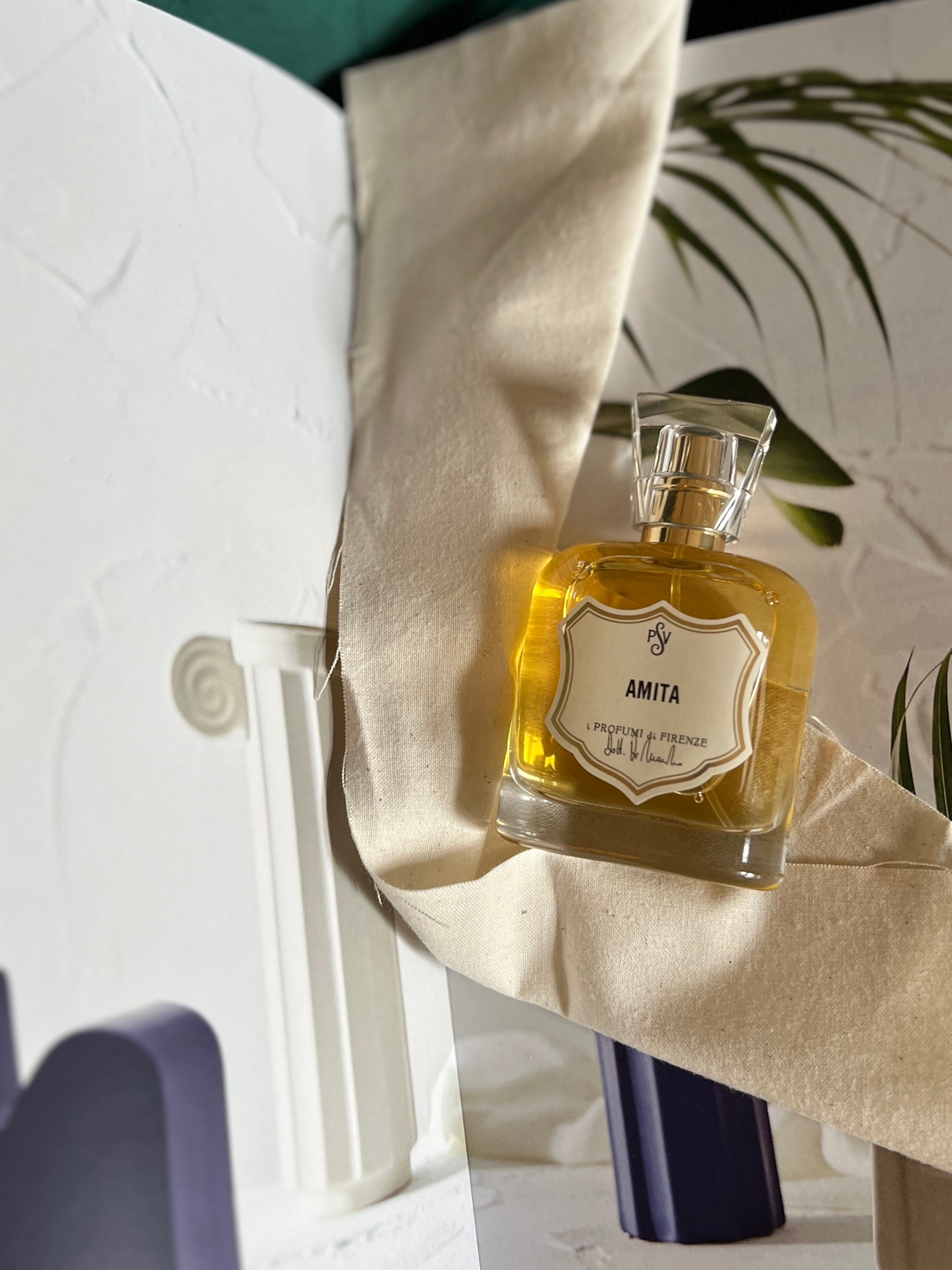 EAU DE PARFUM “AMITA” 50 ML accordo cipriato, dolce e legnoso