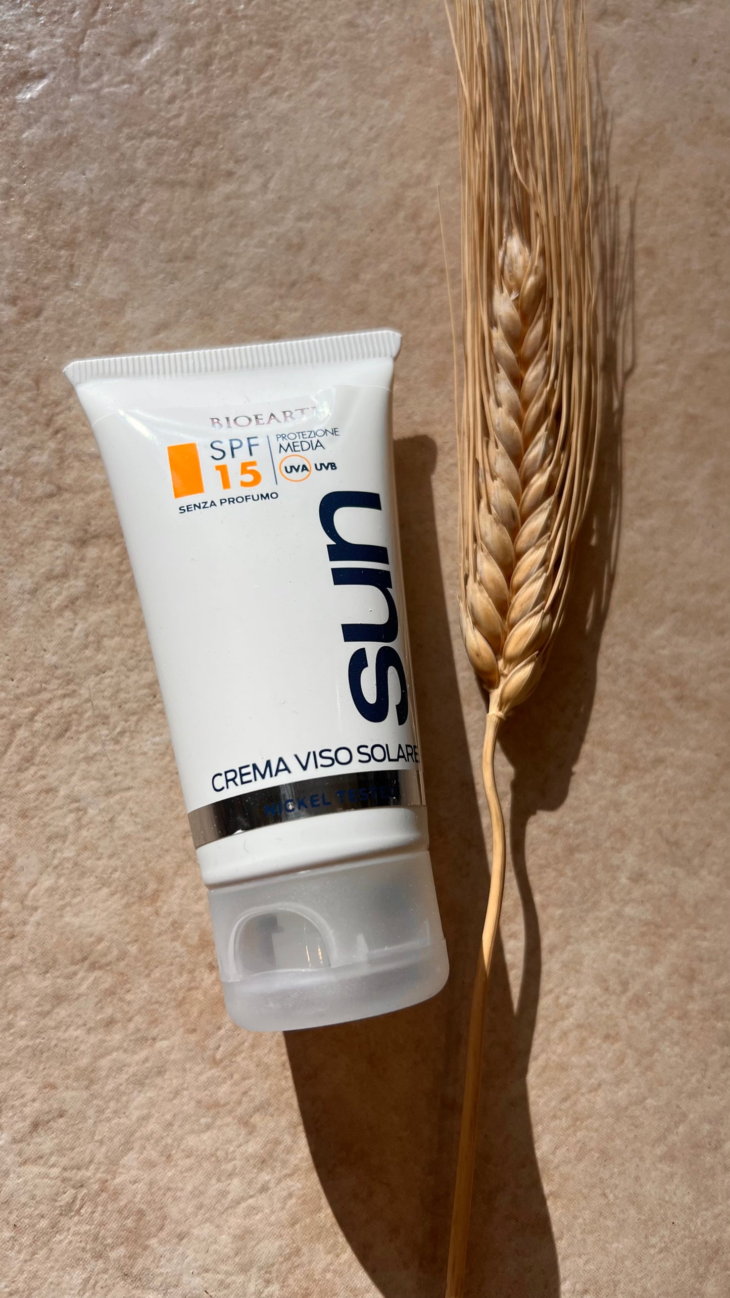 CREMA VISO SOLARE SPF15