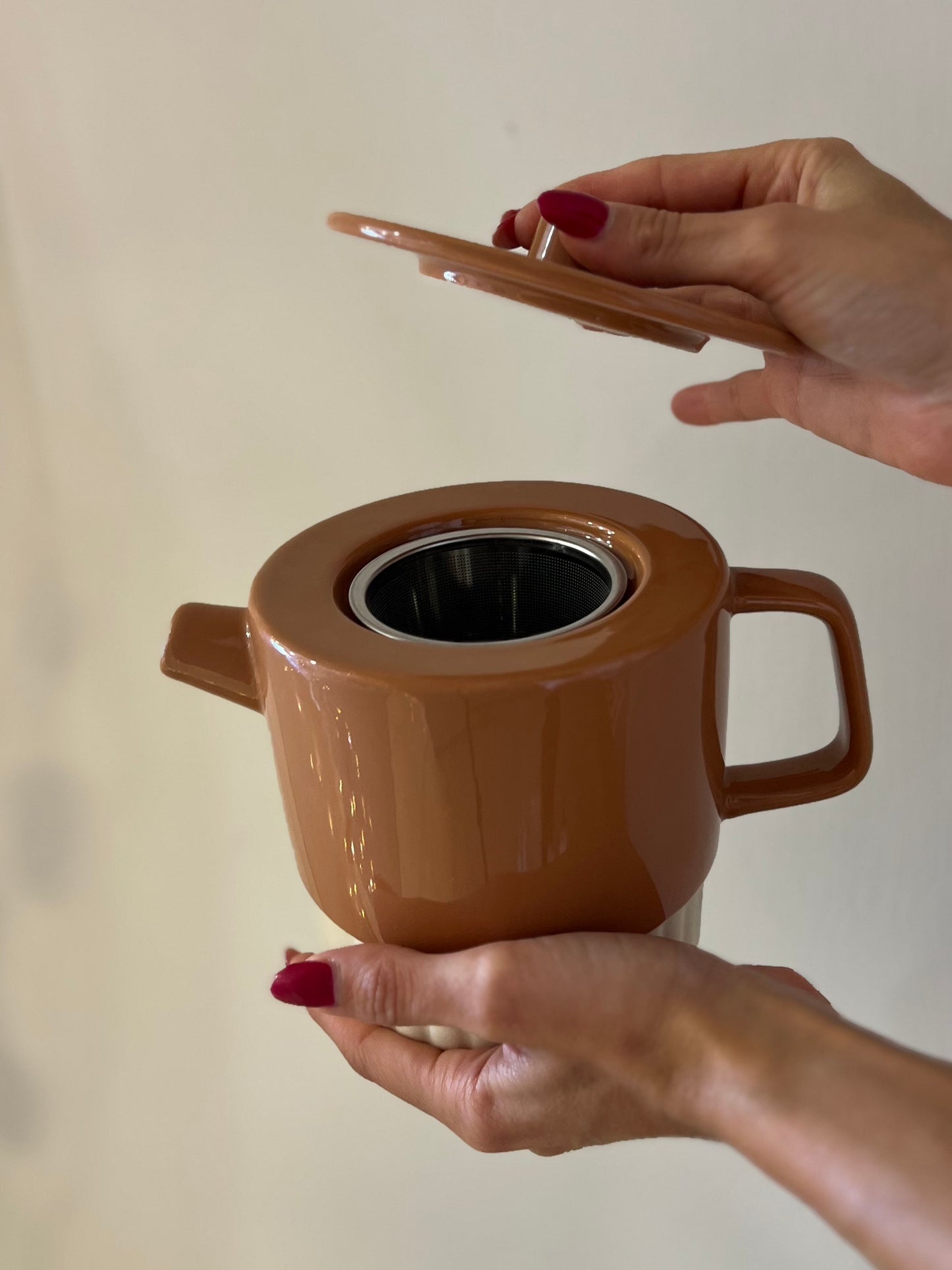 TEIERA IN CERAMICA LUCIDA 1 LT