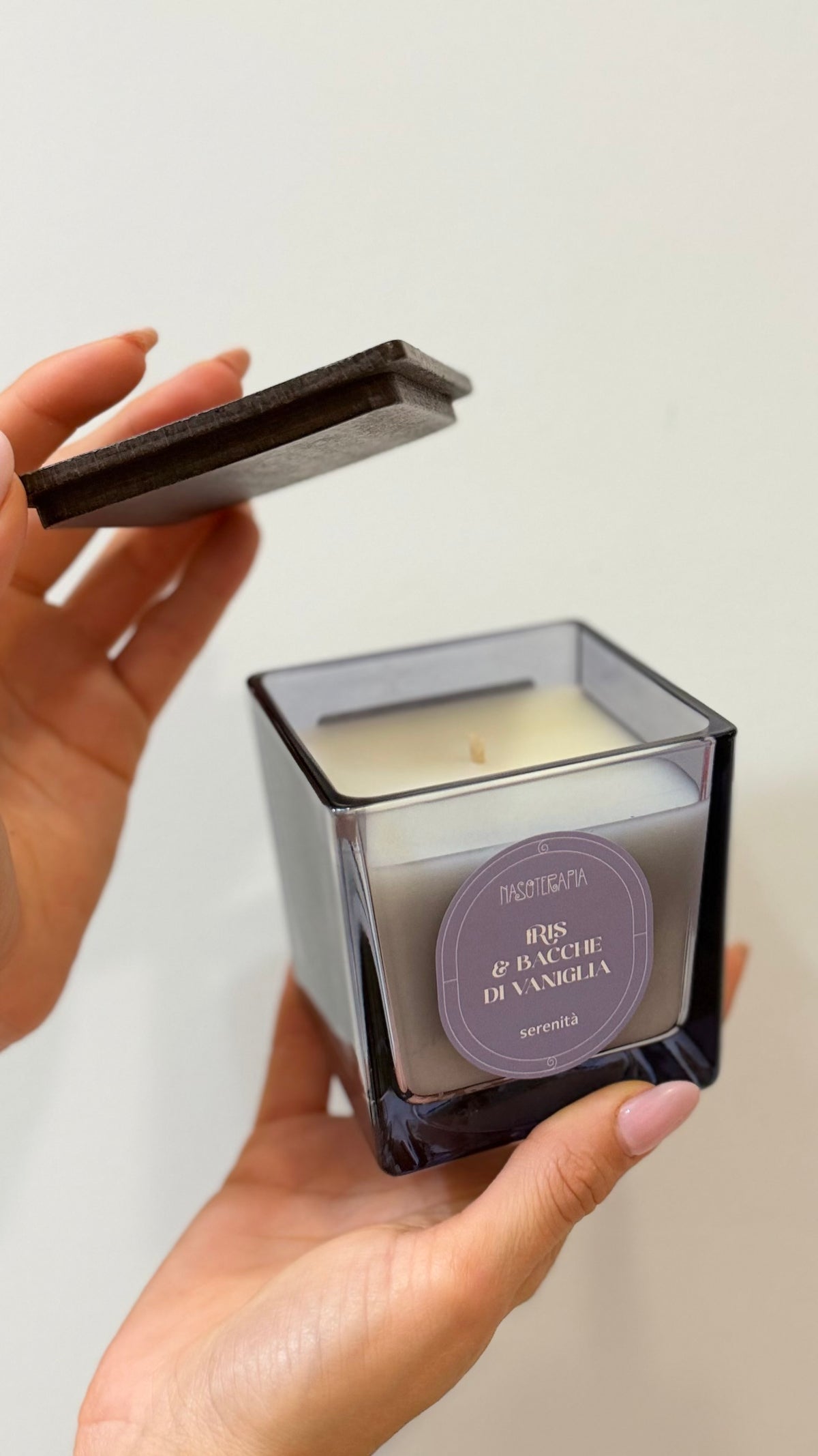 CANDELA Iris & Bacche di Vaniglia