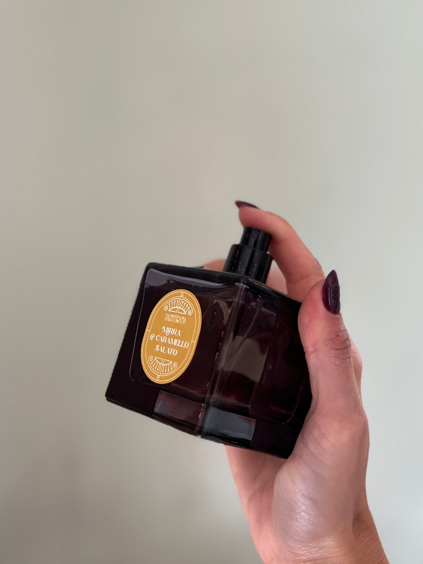 SPRAY PER AMBIENTI E TESSUTI- MIRRA & CARAMELLO SALATO