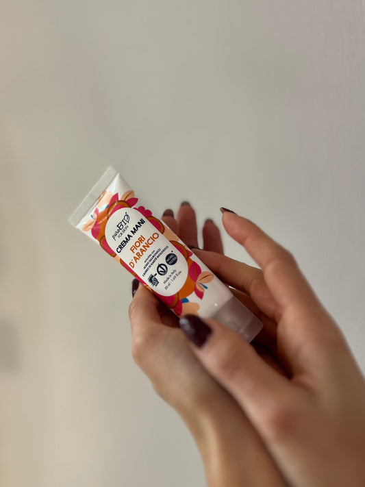 CREMA MANI AI FIORI D'ARANCIO, ACIDO IALURONICO e BURRO DI KARITE'
