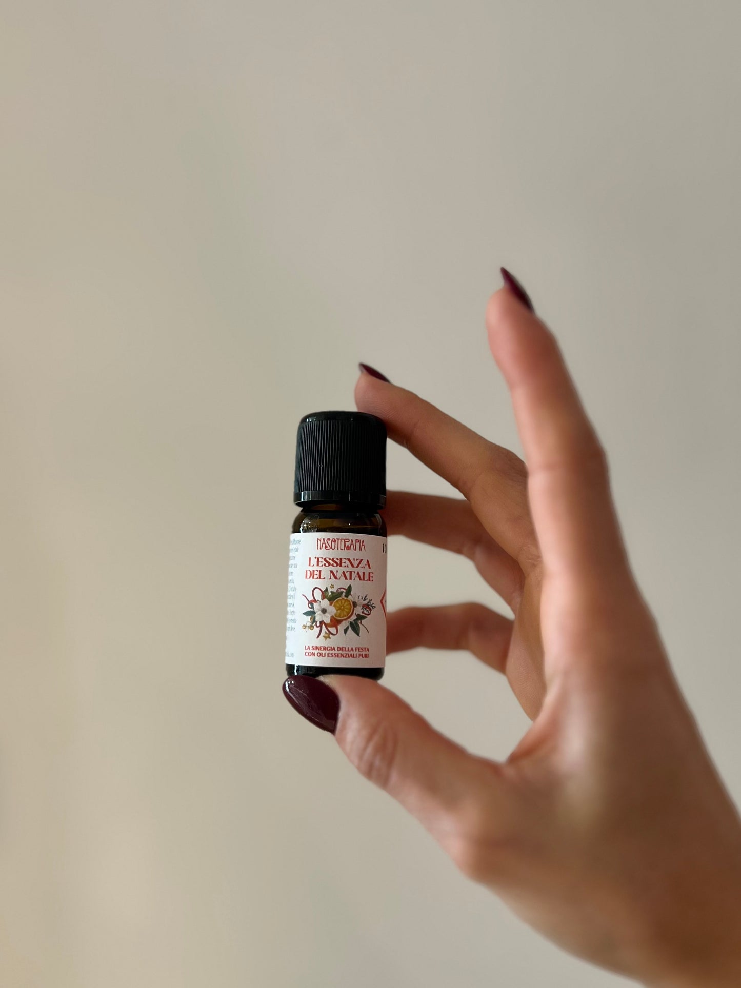 ESSENZA DI NATALE CON OLI ESSENZIALI