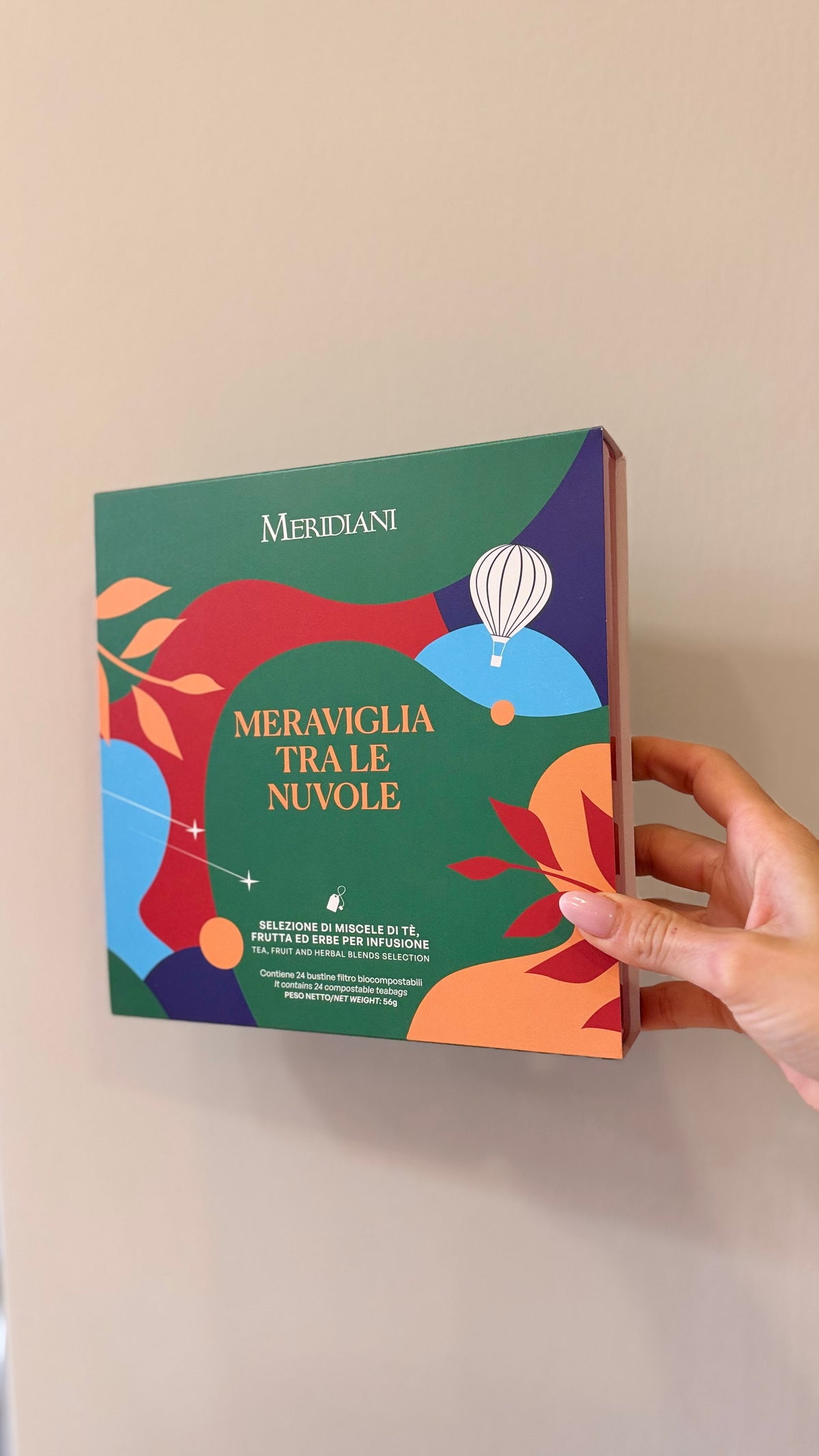 MERAVIGLIA TRA LE NUVOLE, Cofanetto con 24 filtri – 6 miscele assortite di tè e infusi