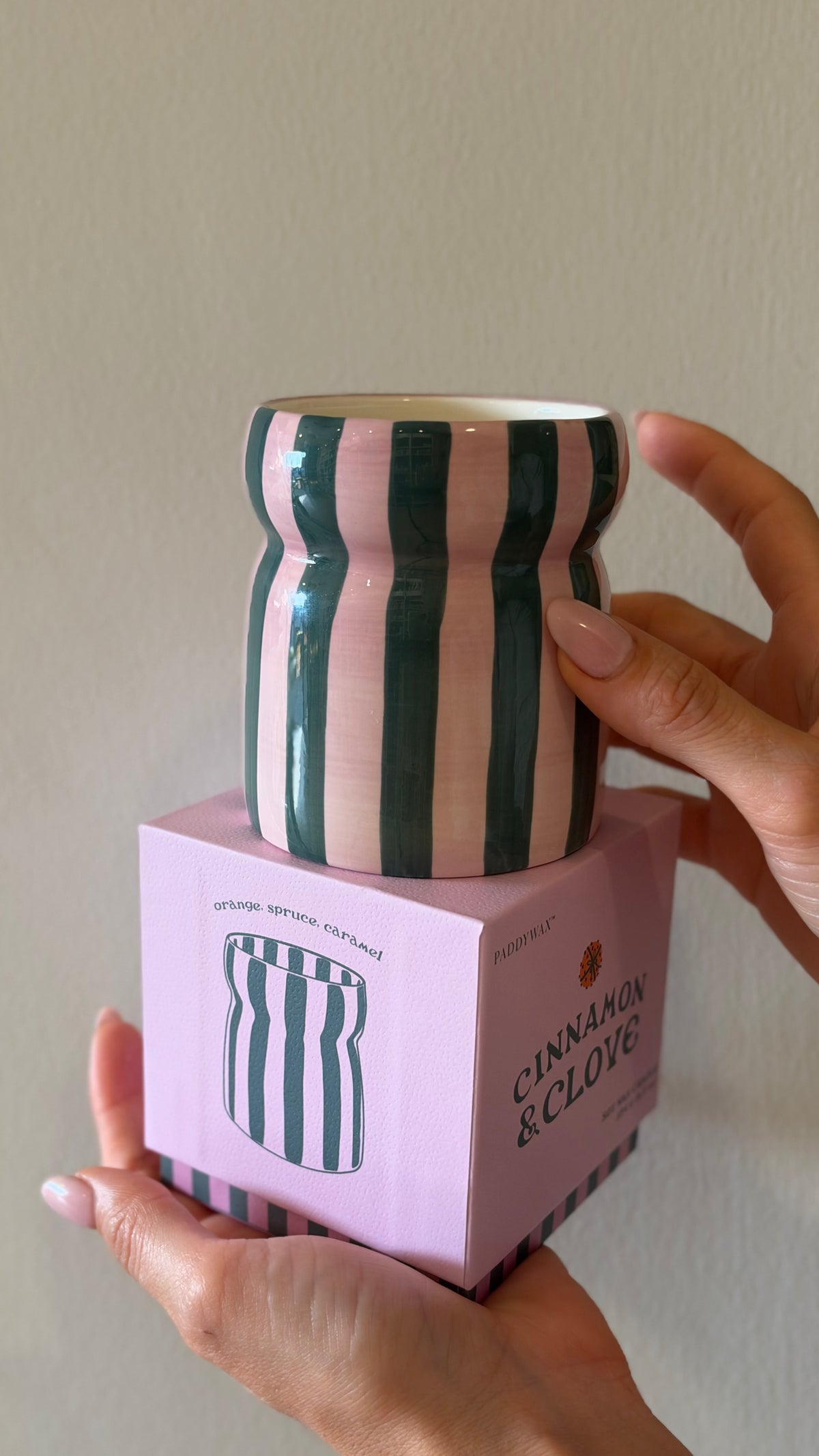 CABANA CERAMIC CANDLE, Pink/Green Striped - Cinnamon & Clove 184gr