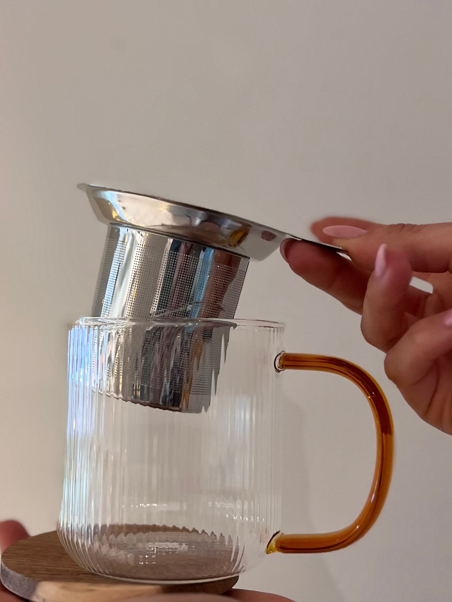 INFUSIERA "KARL" VETRO RAFFINATO TRASPARENTE E MANCICO AMBRA 300ML